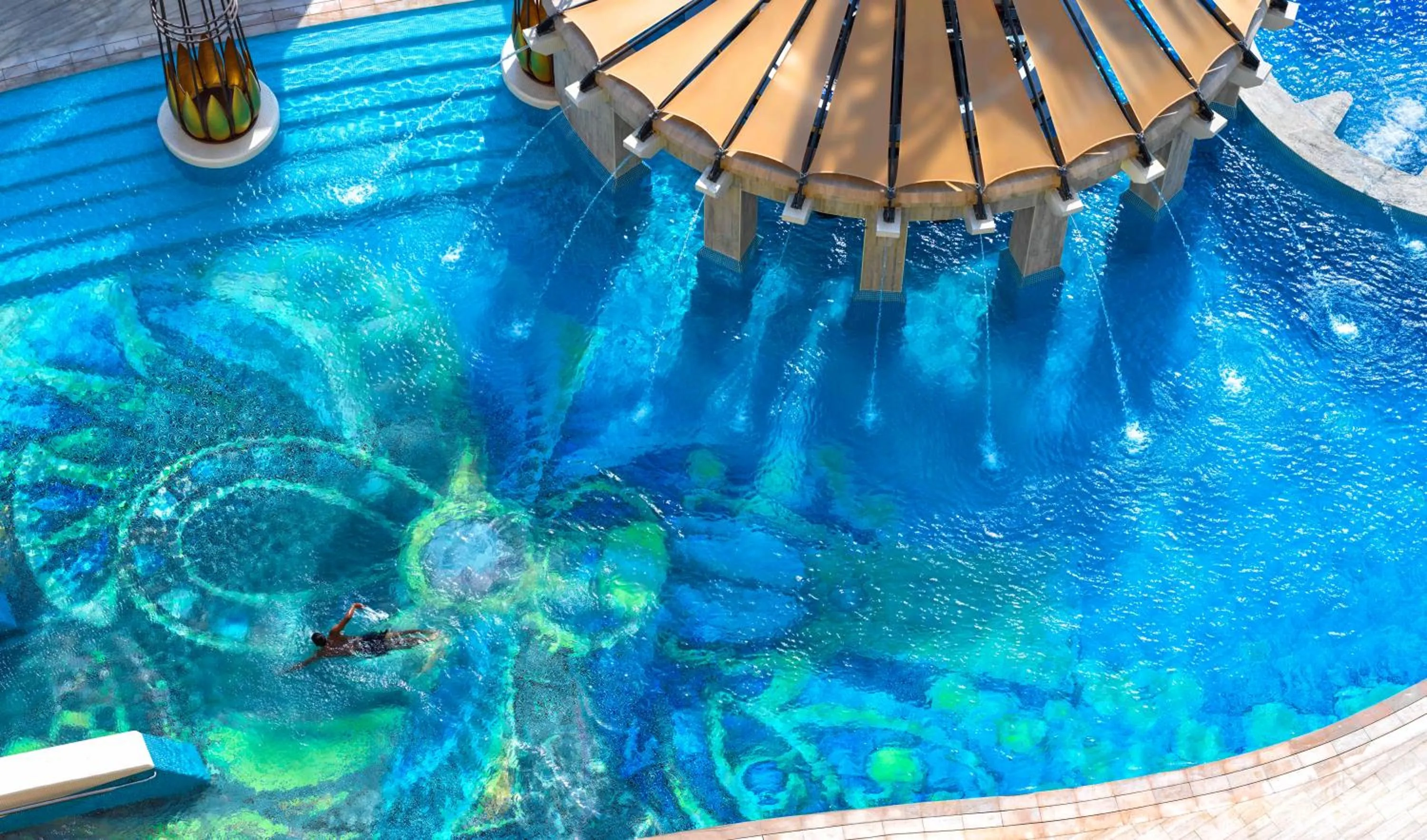 Swimming pool in Raffles Dubai