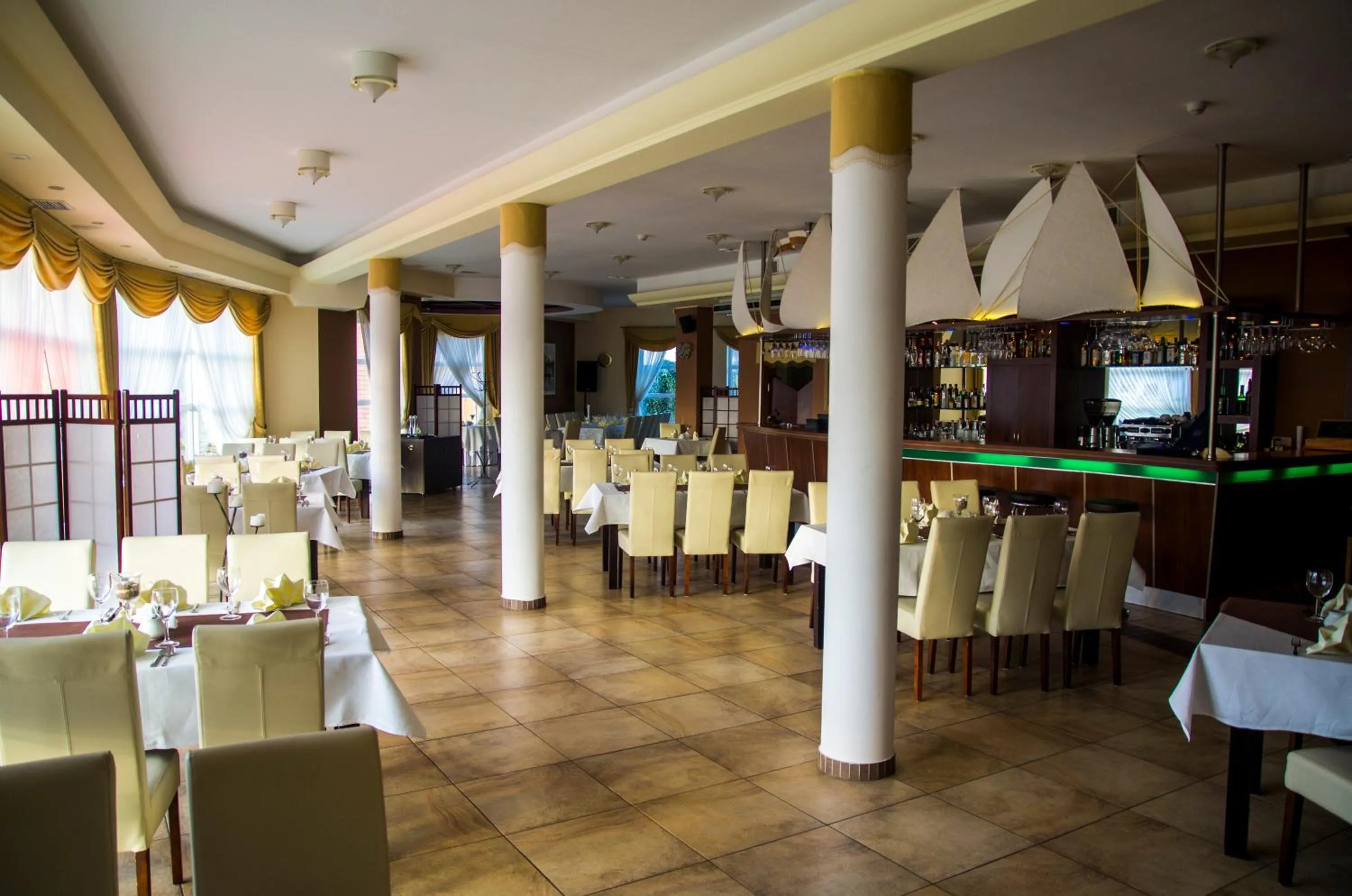Restaurant/places to eat in Hotel Morze