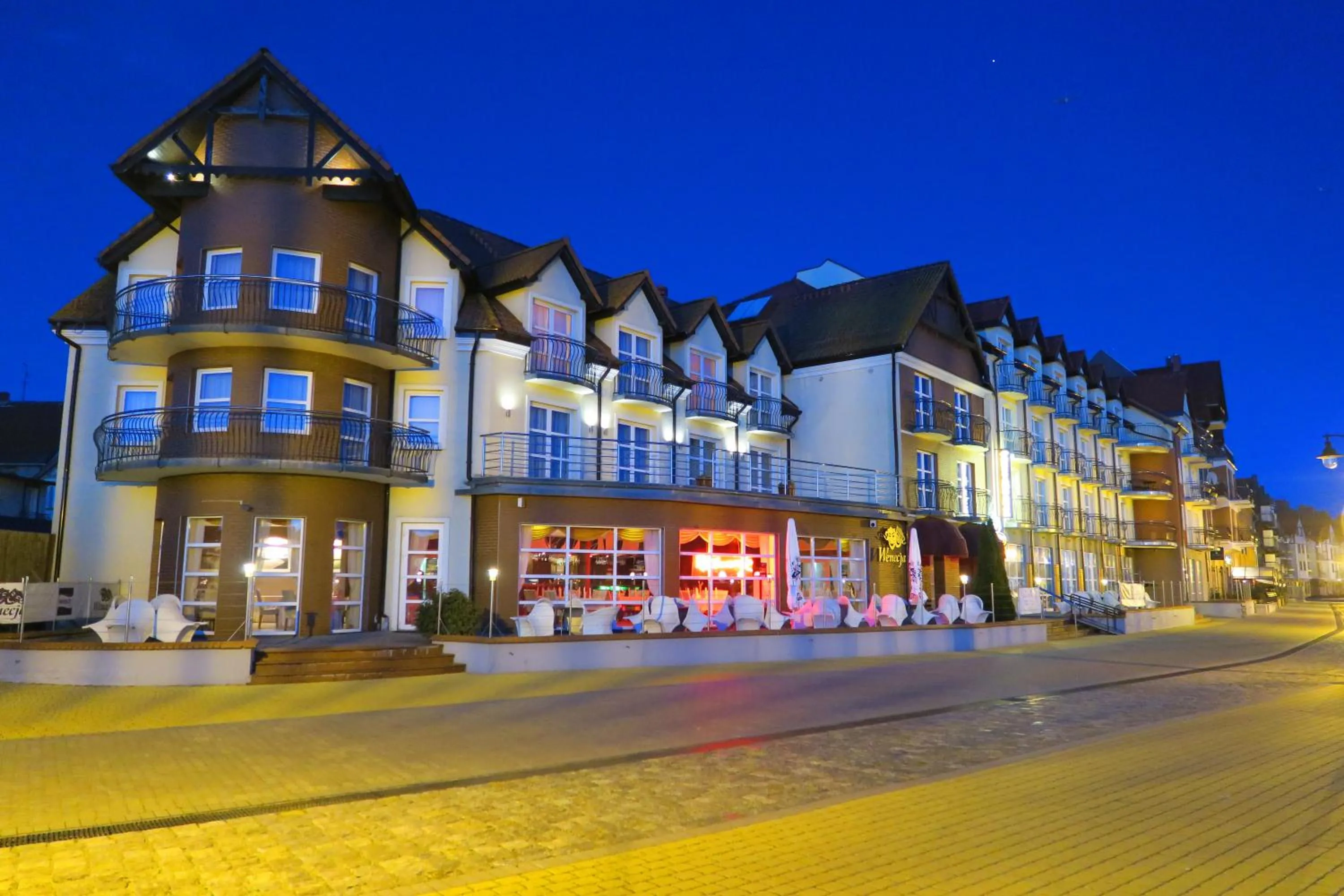Night in Hotel Morze