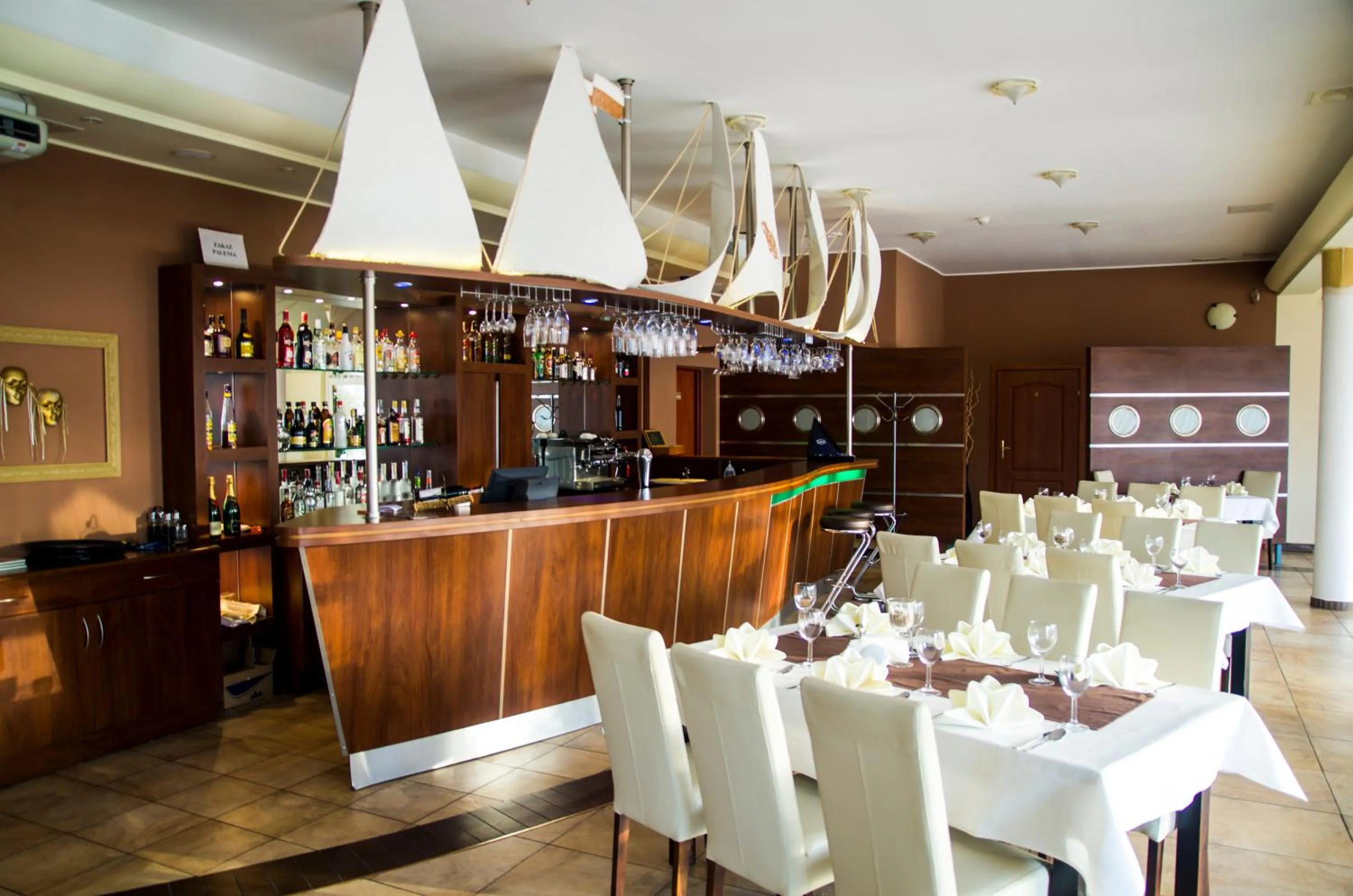 Restaurant/places to eat in Hotel Morze