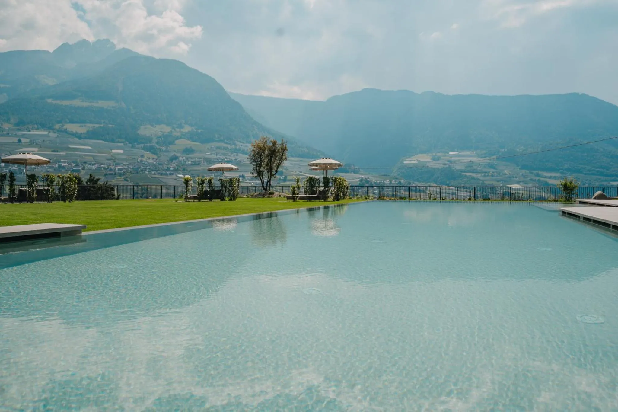 Swimming pool in Hotel Lisetta