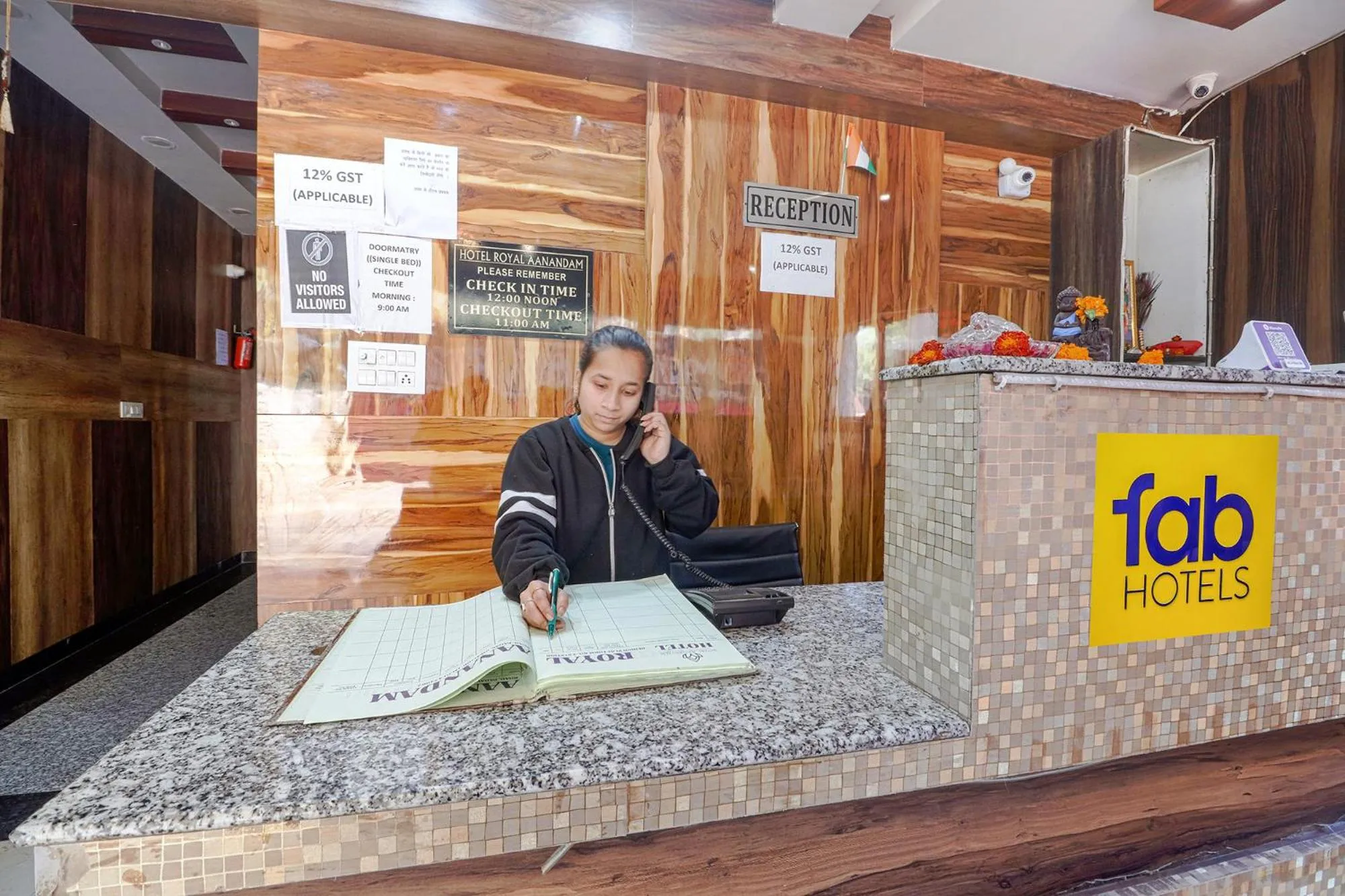 Lobby or reception in FabHotel Royal Aanandam