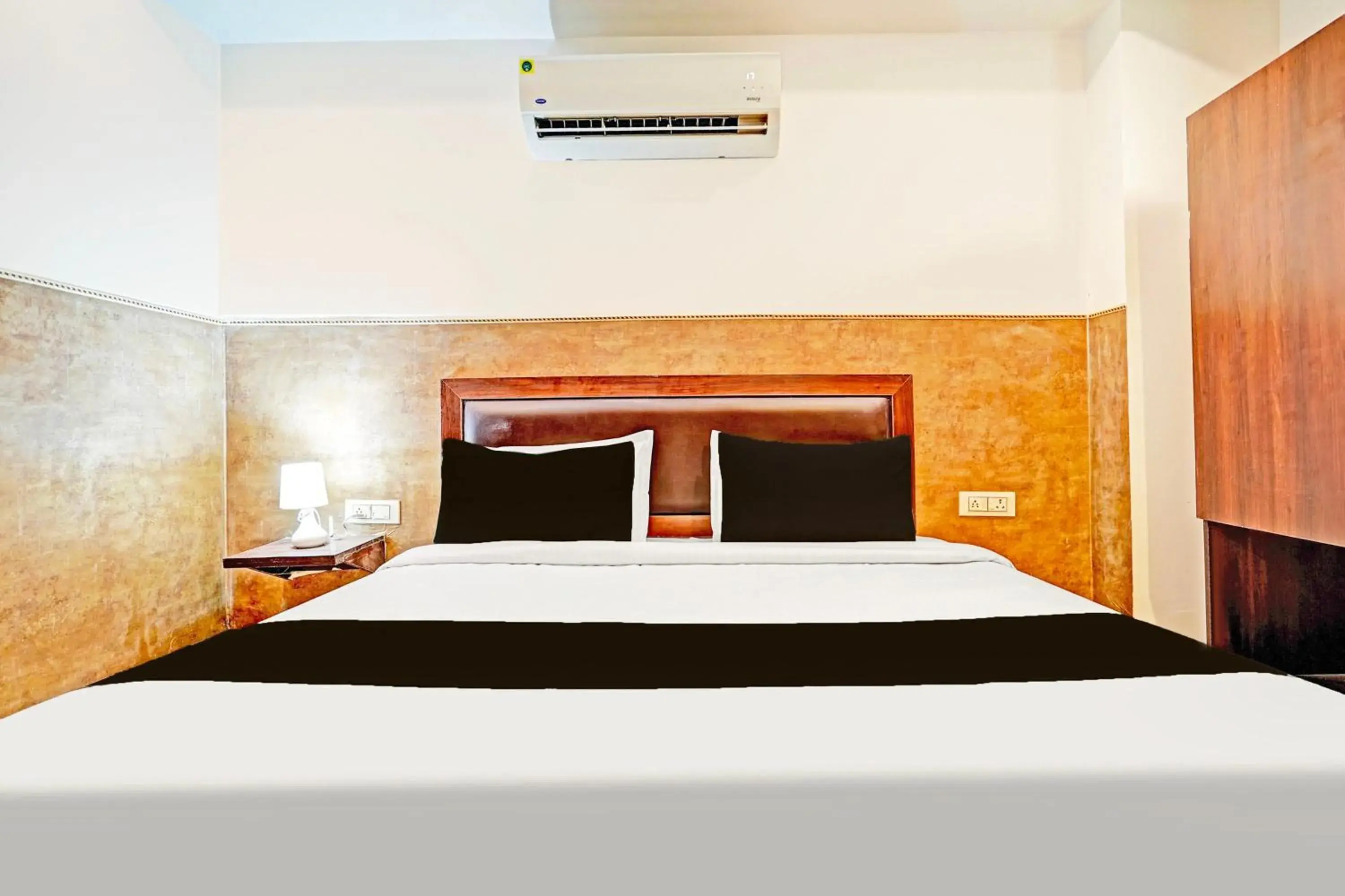 Bedroom, Bed in Super Collection O Tilak Nagar Near Pacific Mall Bedroom, Bed in Super Collection O Tilak Nagar Near Pacific Mall