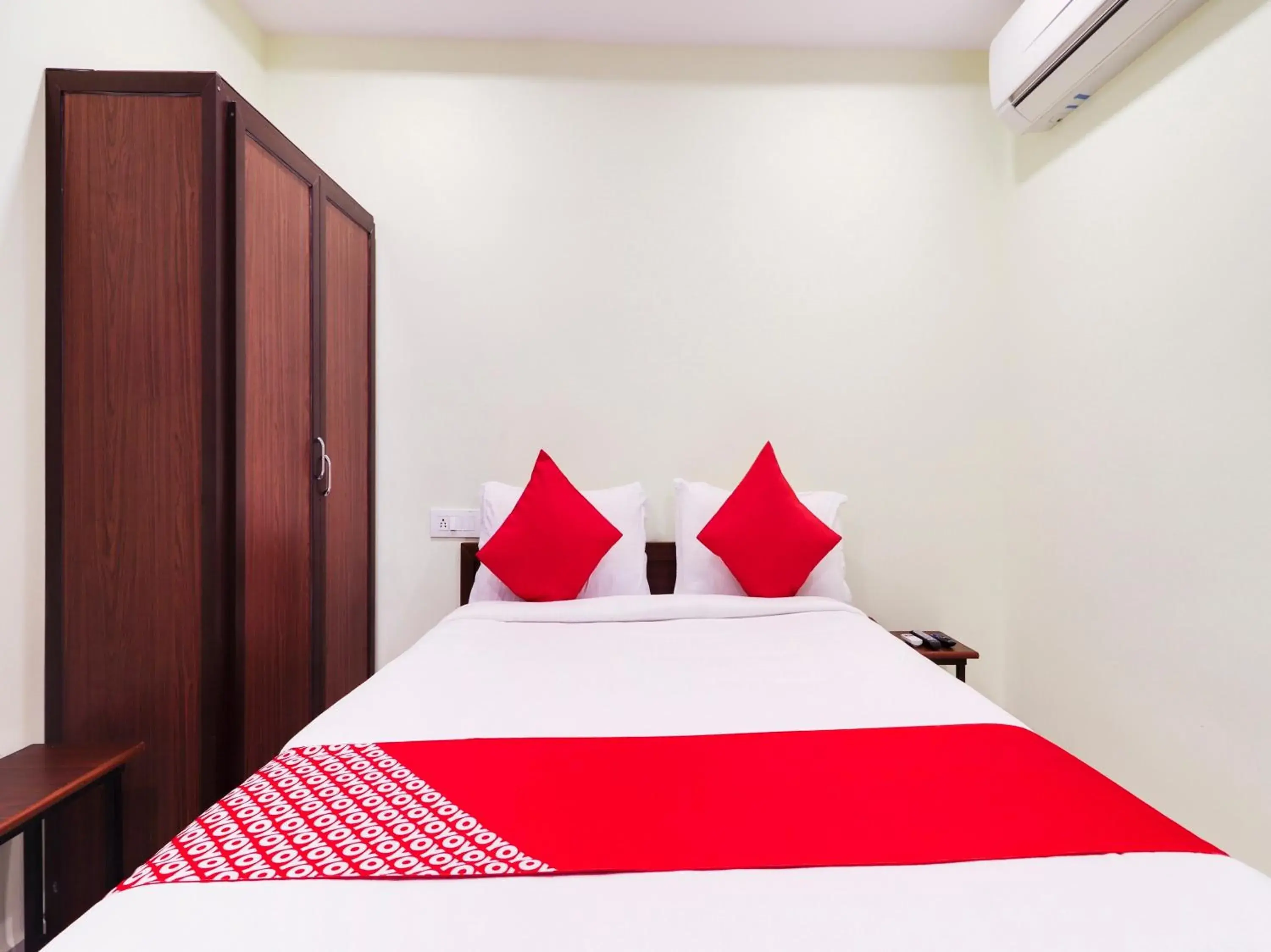 Bedroom, Bed in Hotel O White Ridge Bedroom, Bed in Hotel O White Ridge