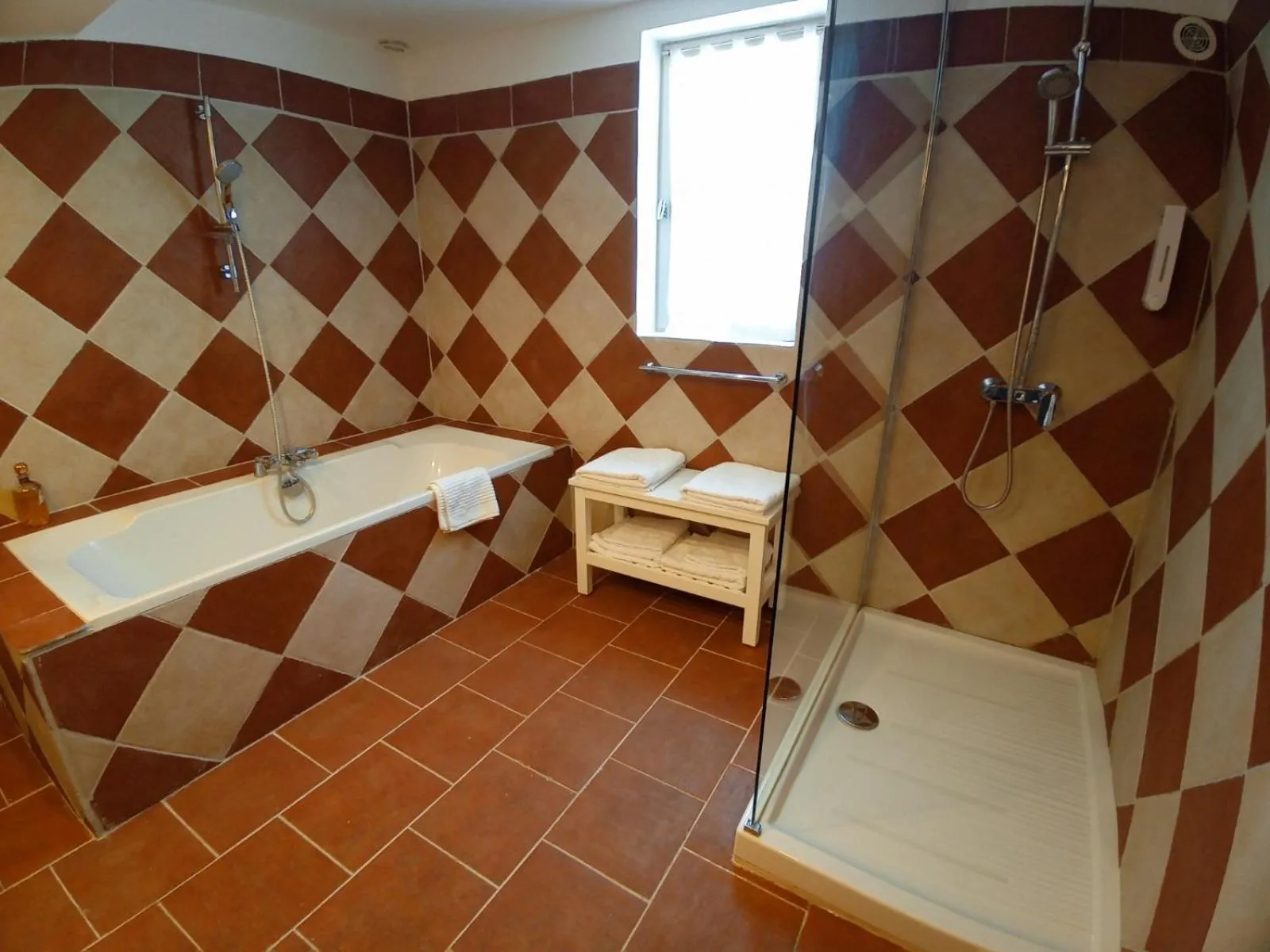 Bathroom in LE MAS DES FLANERAIES