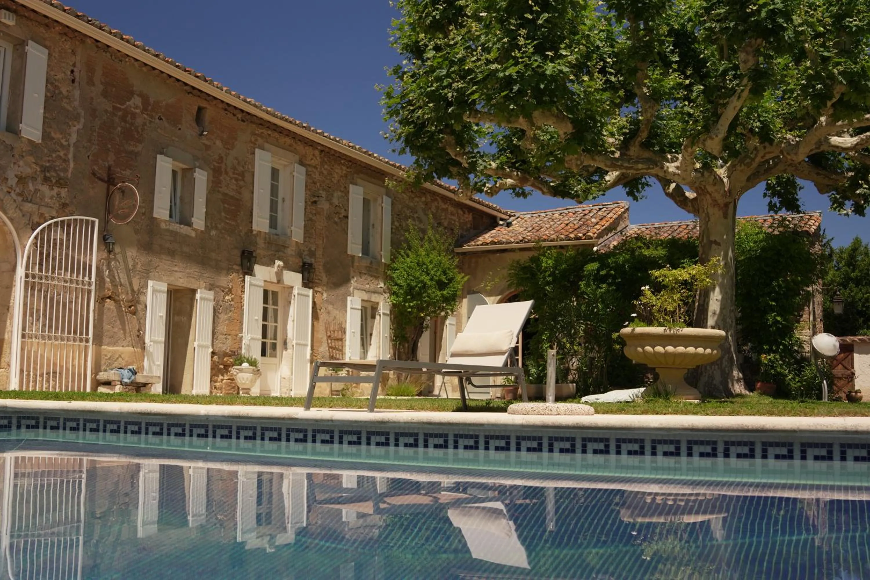 Property building in LE MAS DES FLANERAIES