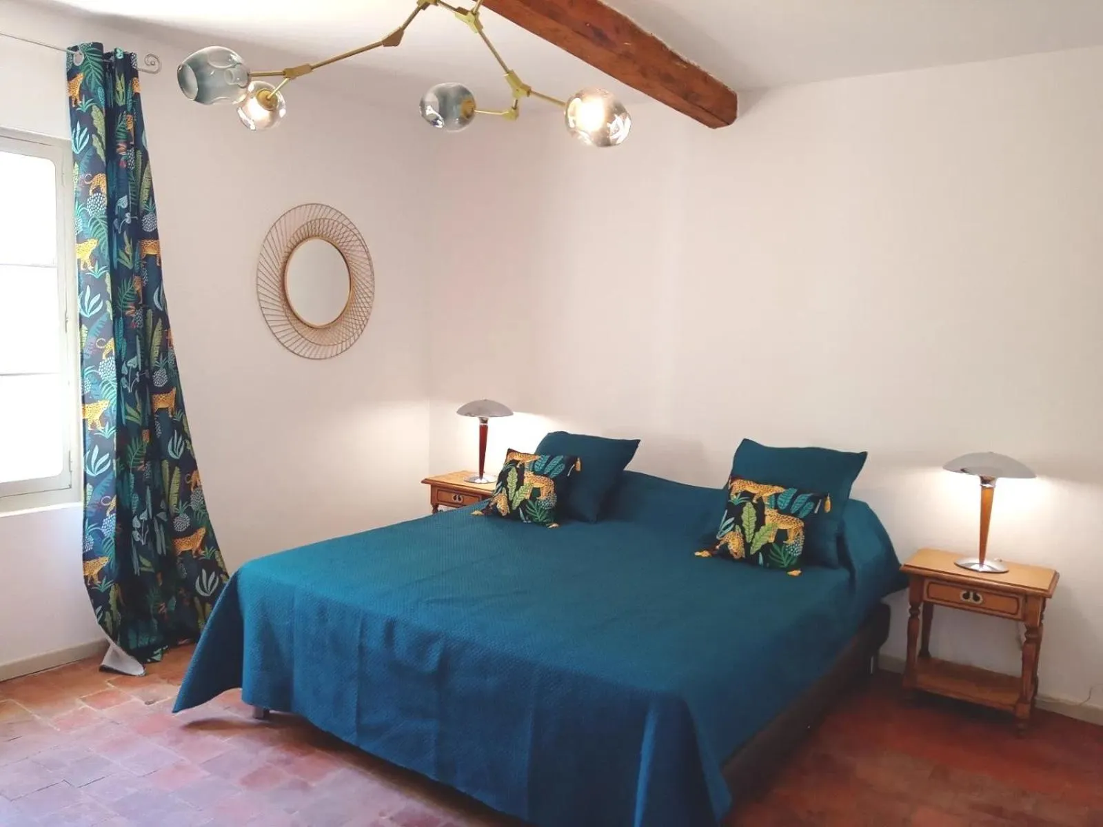 Bedroom, Bed in LE MAS DES FLANERAIES