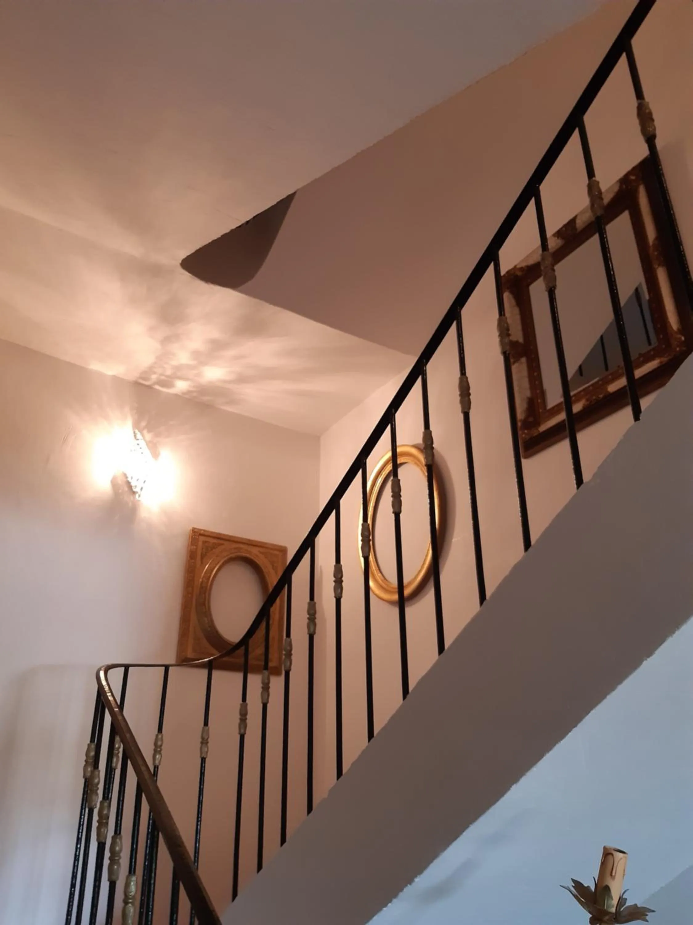 Lobby or reception in LE MAS DES FLANERAIES