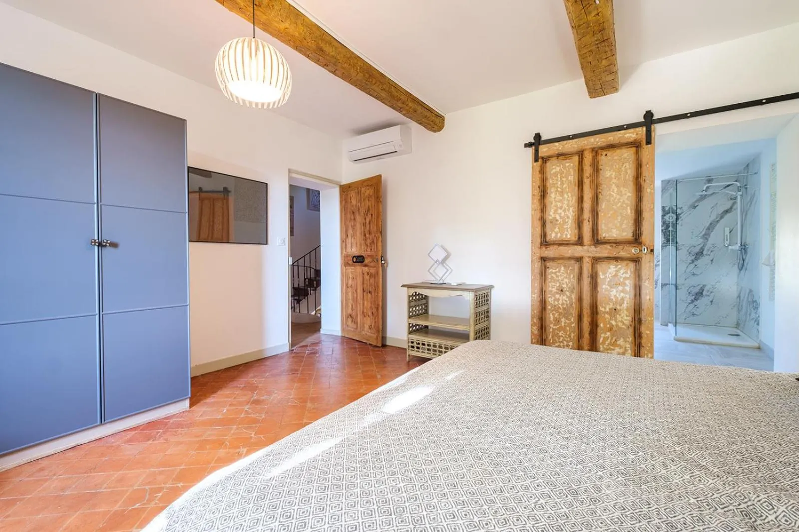 Bed in LE MAS DES FLANERAIES