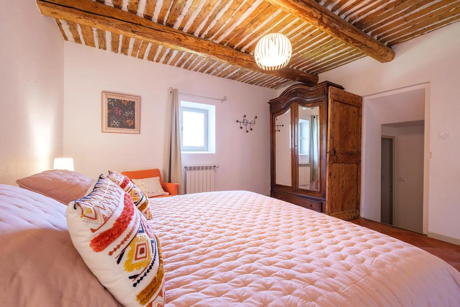 Bed in LE MAS DES FLANERAIES