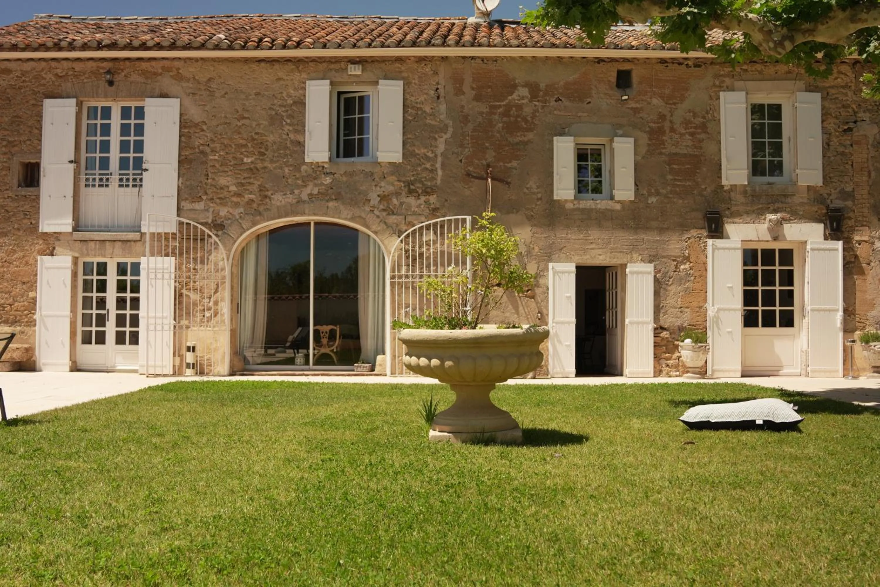 Property building in LE MAS DES FLANERAIES