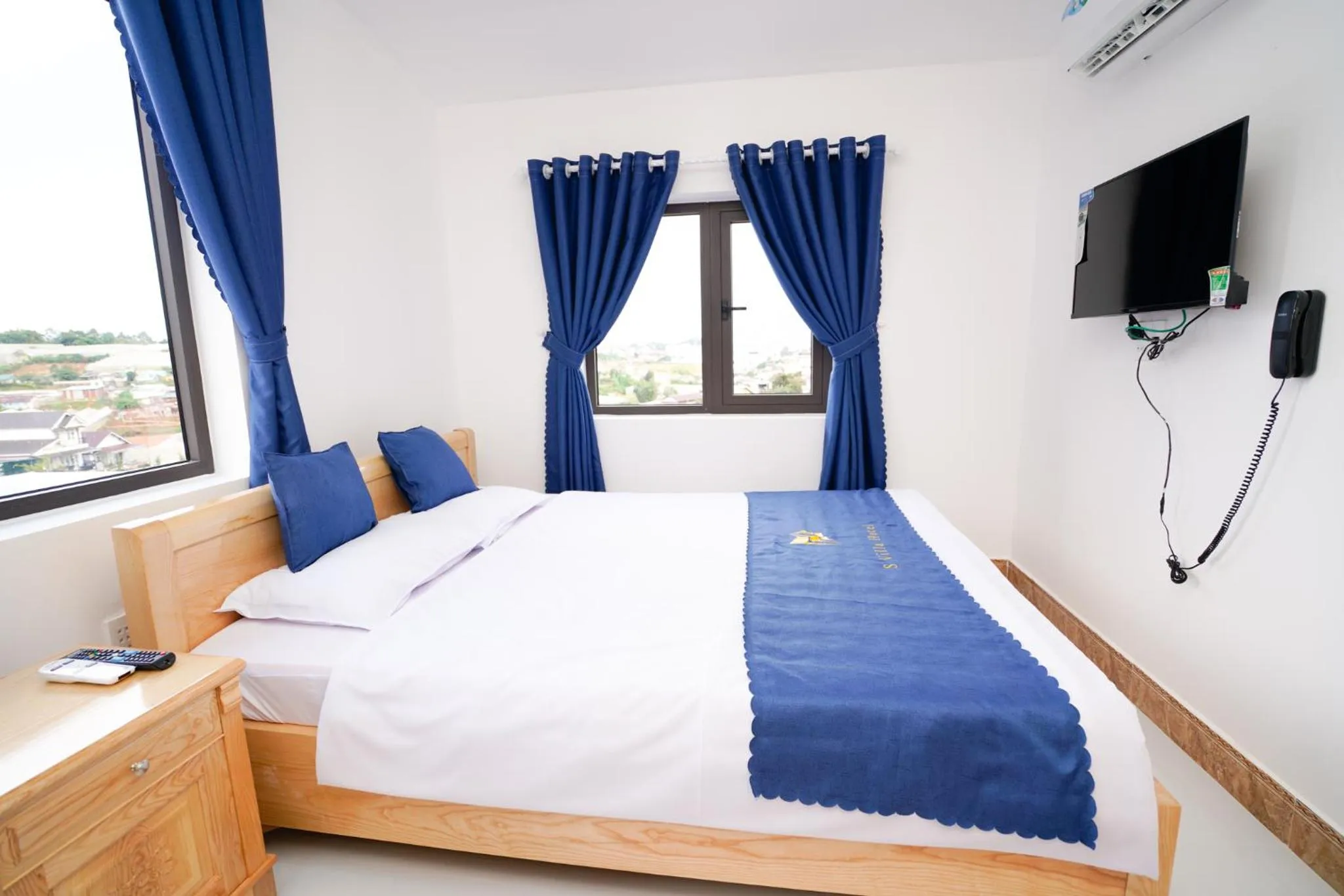 Bed in S Villa Hotel