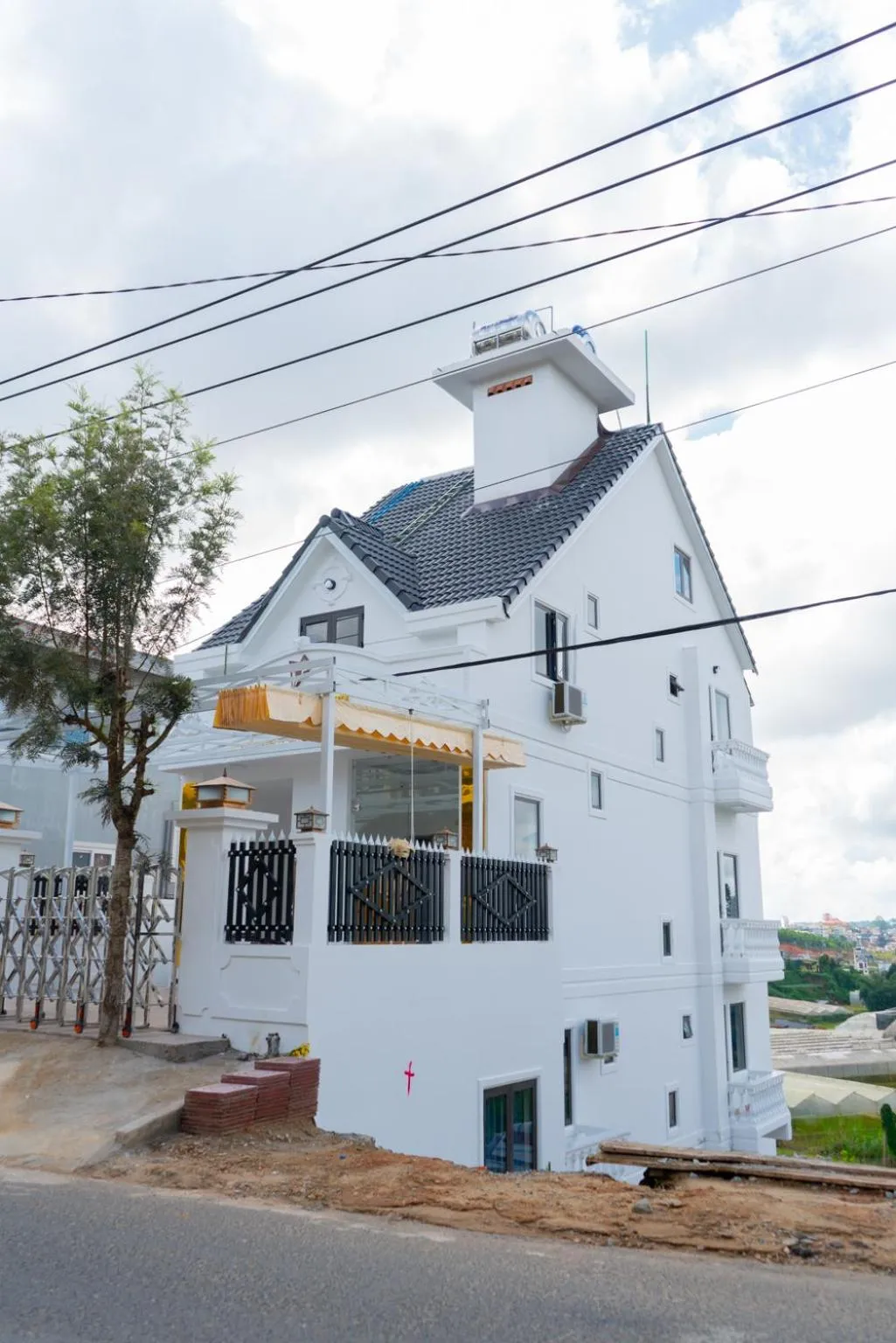 Property building in S Villa Hotel