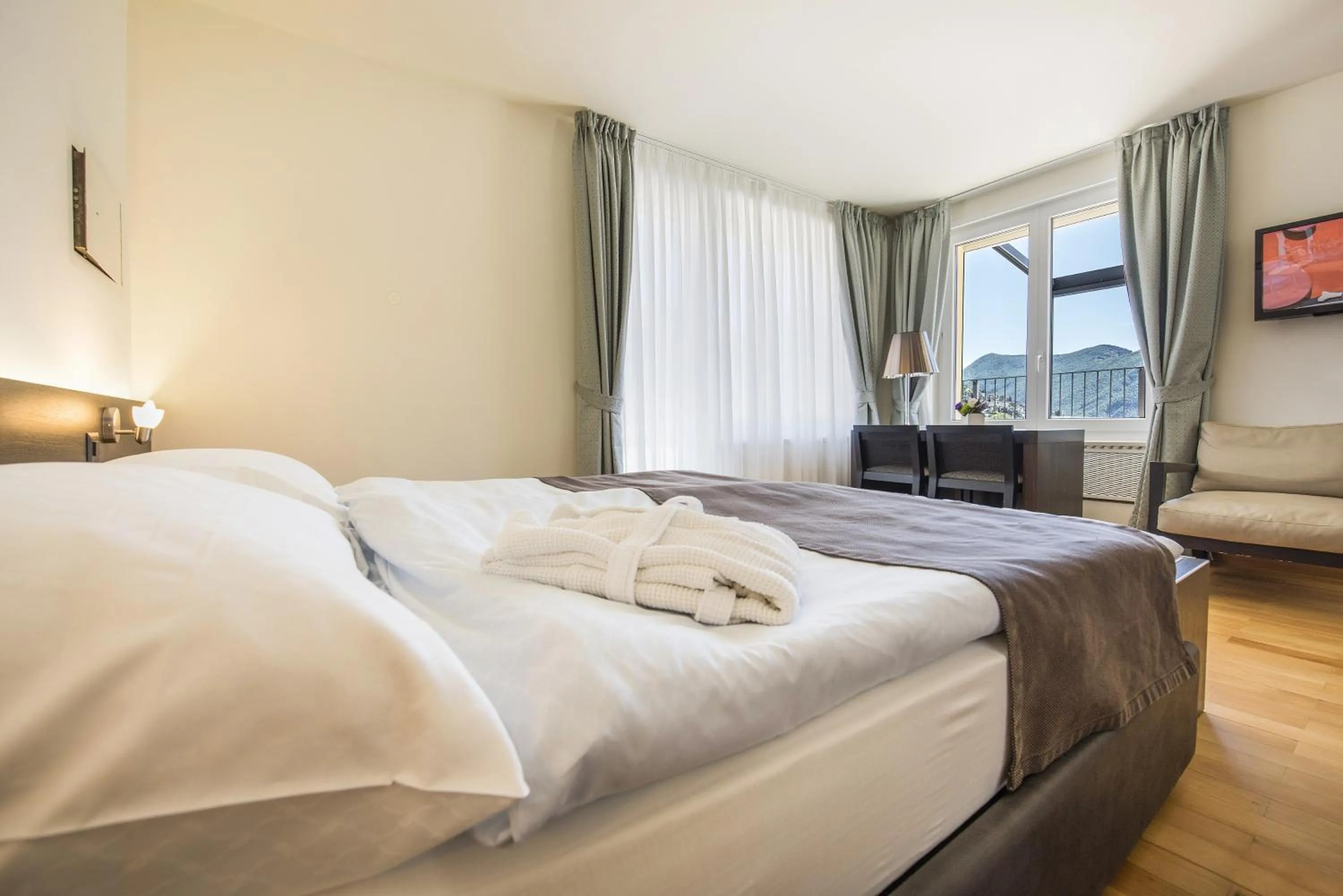 Bedroom, Bed in Hotel Walter Au Lac