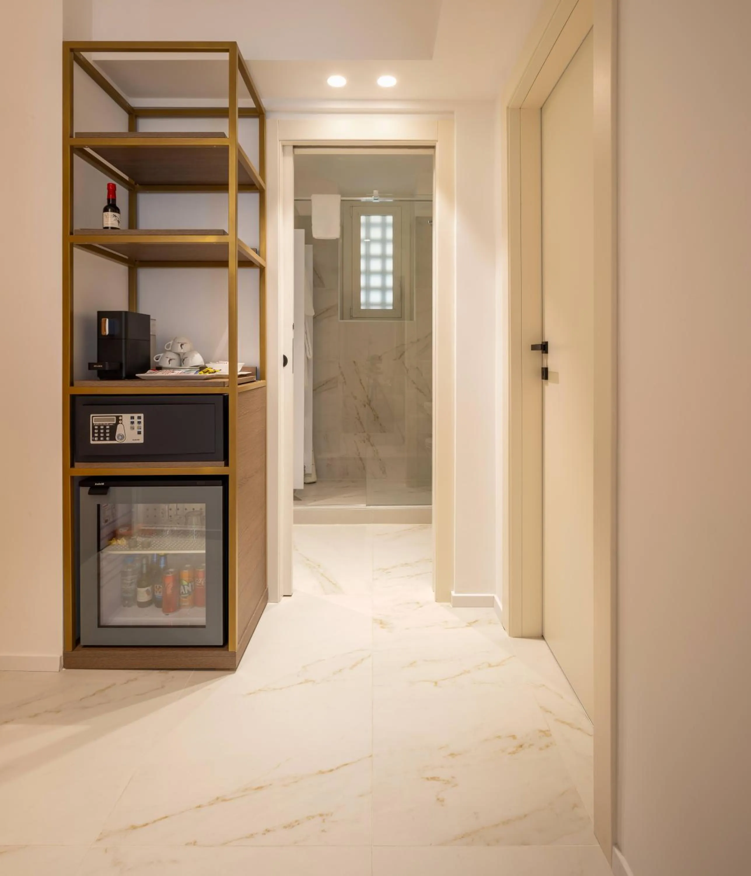 Decorative detail in Hotel Walter Au Lac