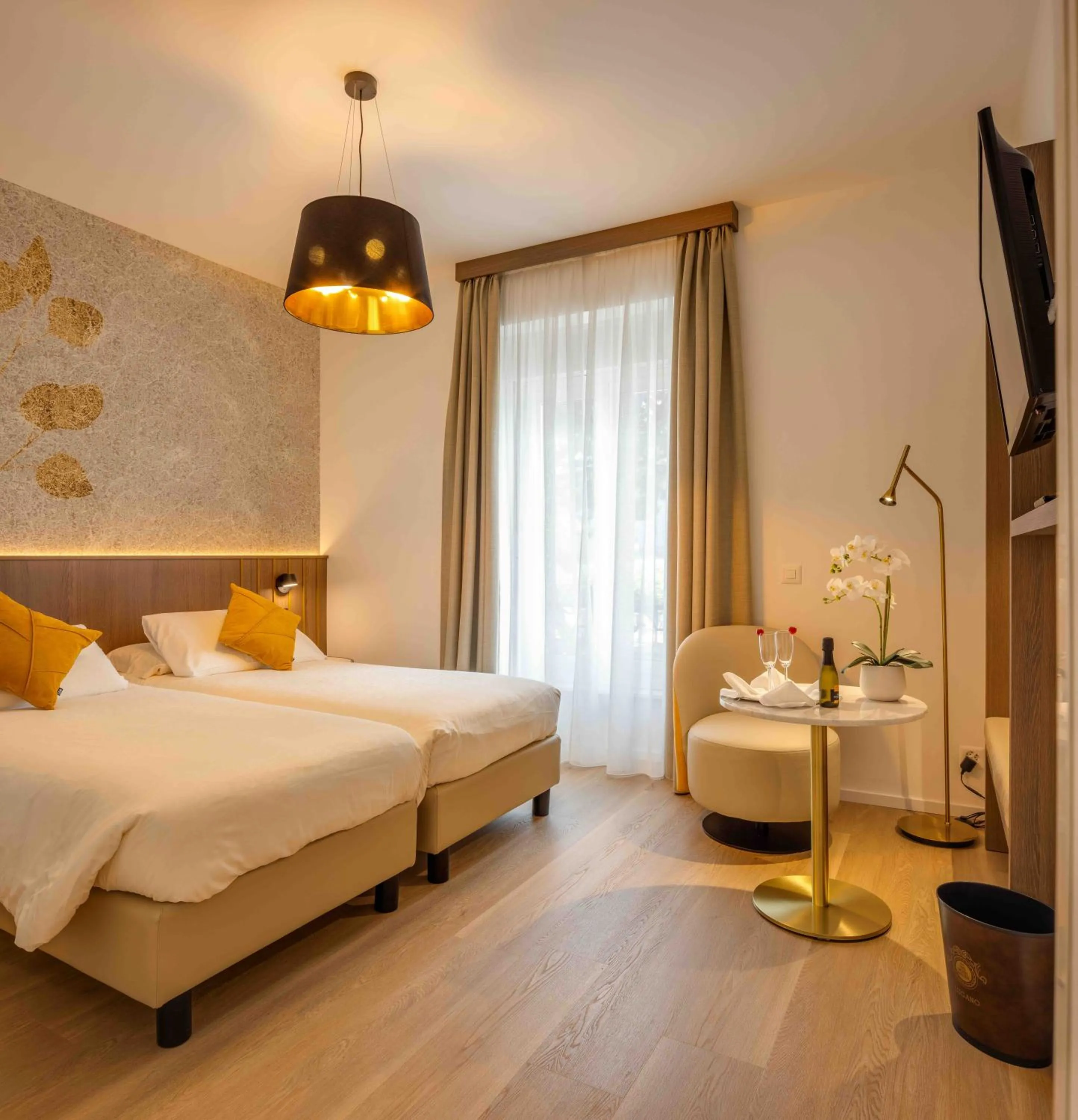 Bedroom, Bed in Hotel Walter Au Lac