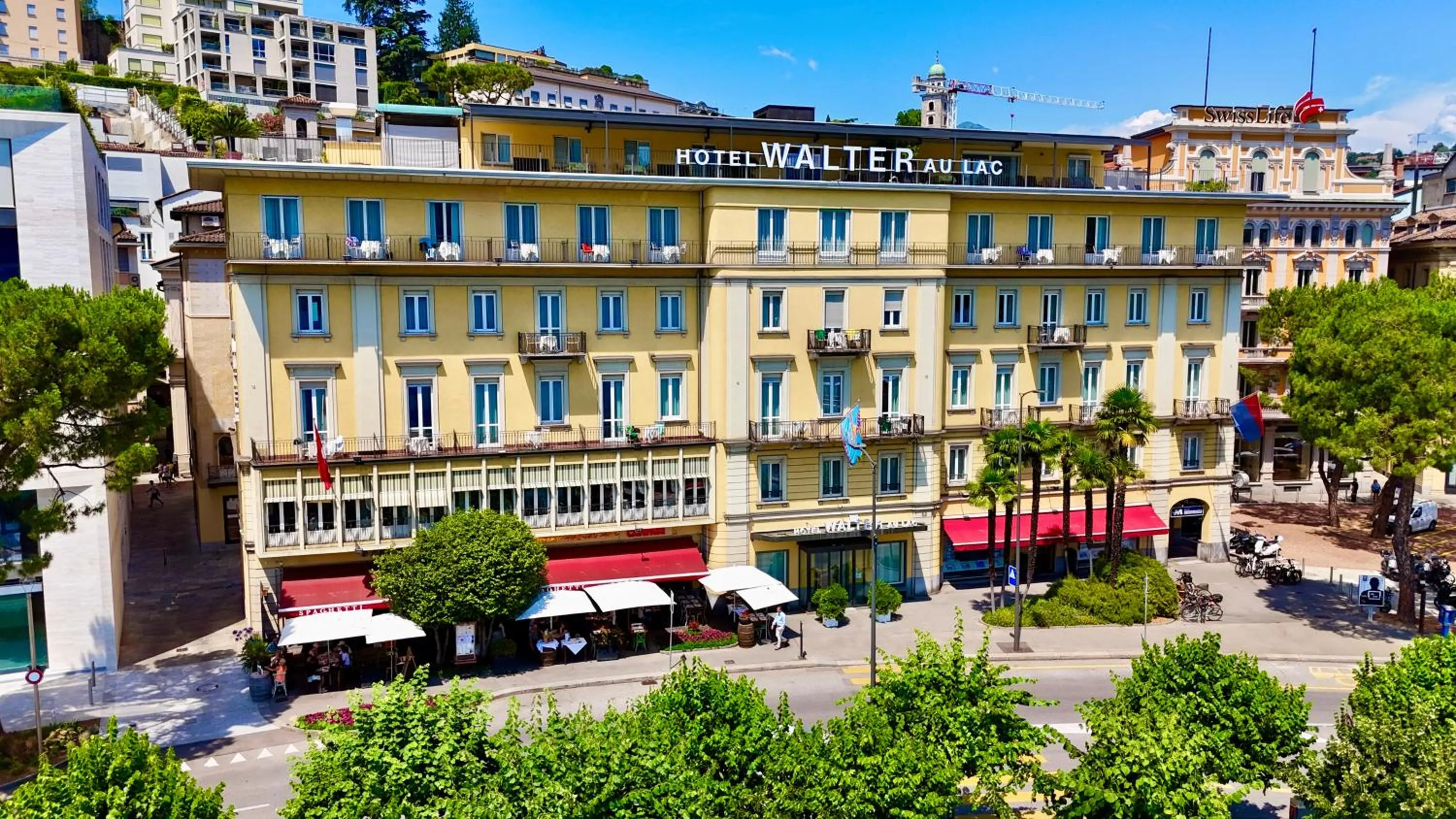 Property building in Hotel Walter Au Lac
