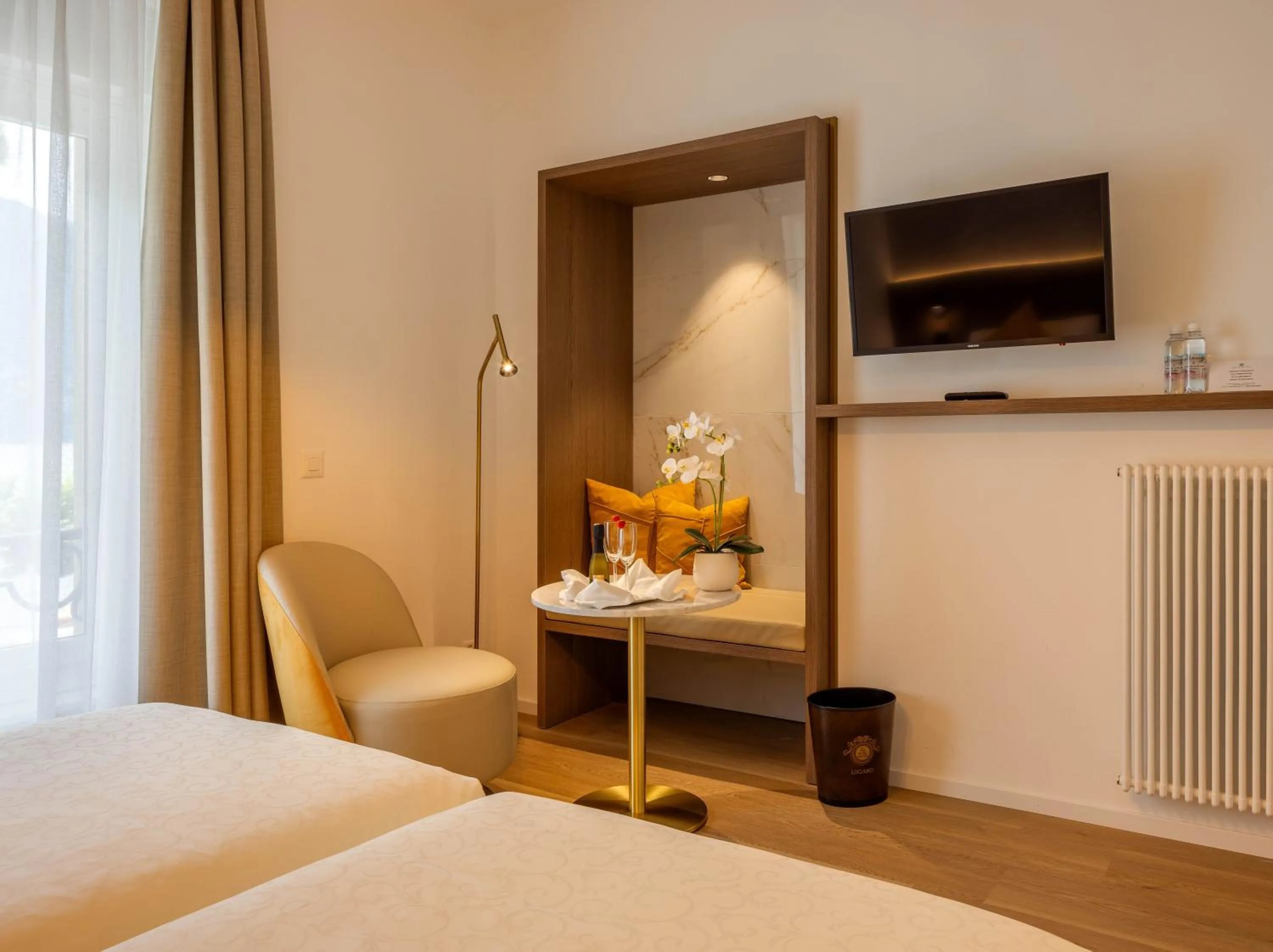 Decorative detail, Bed in Hotel Walter Au Lac