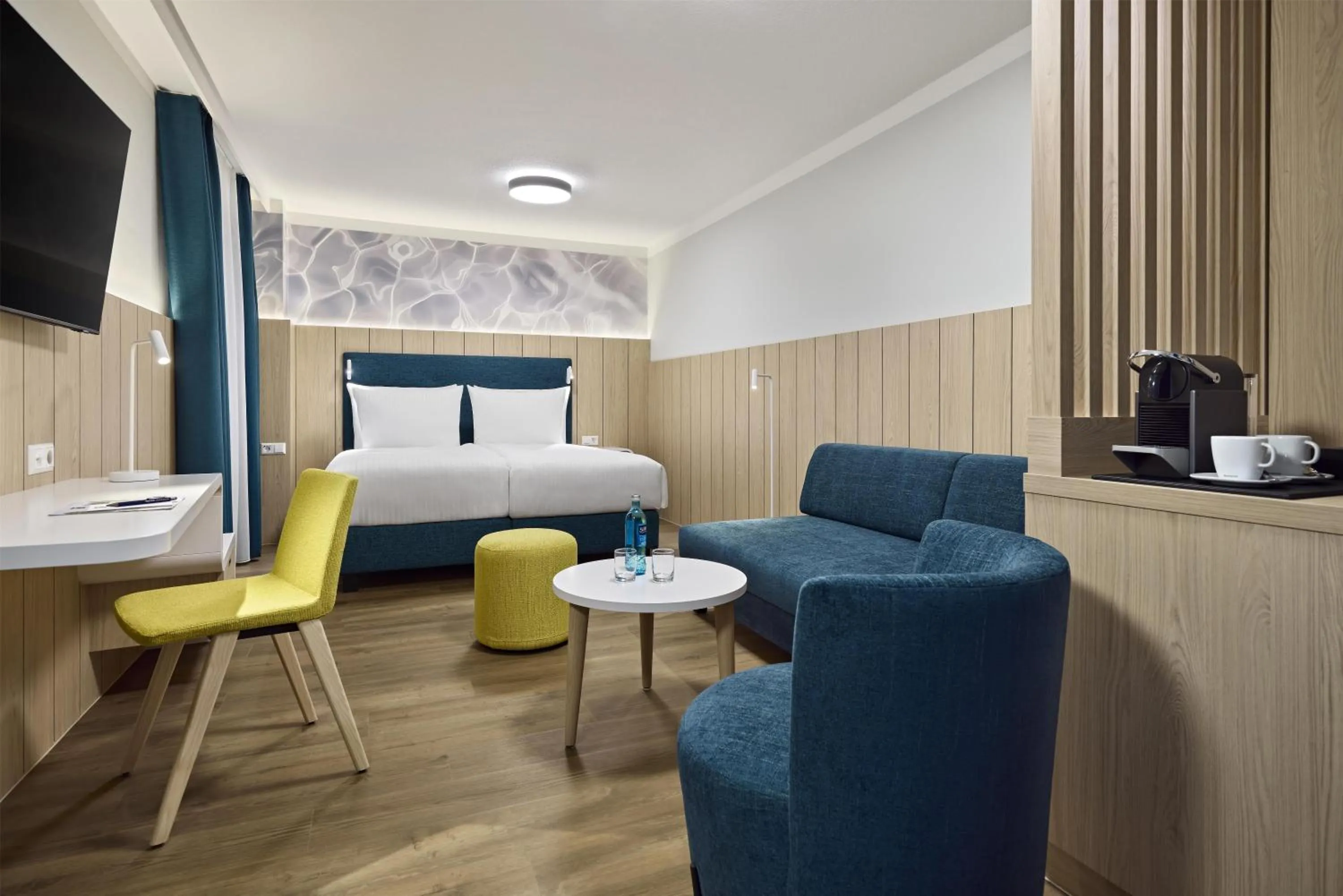 Bedroom, Bed in Dorint Parkhotel Jordanbad