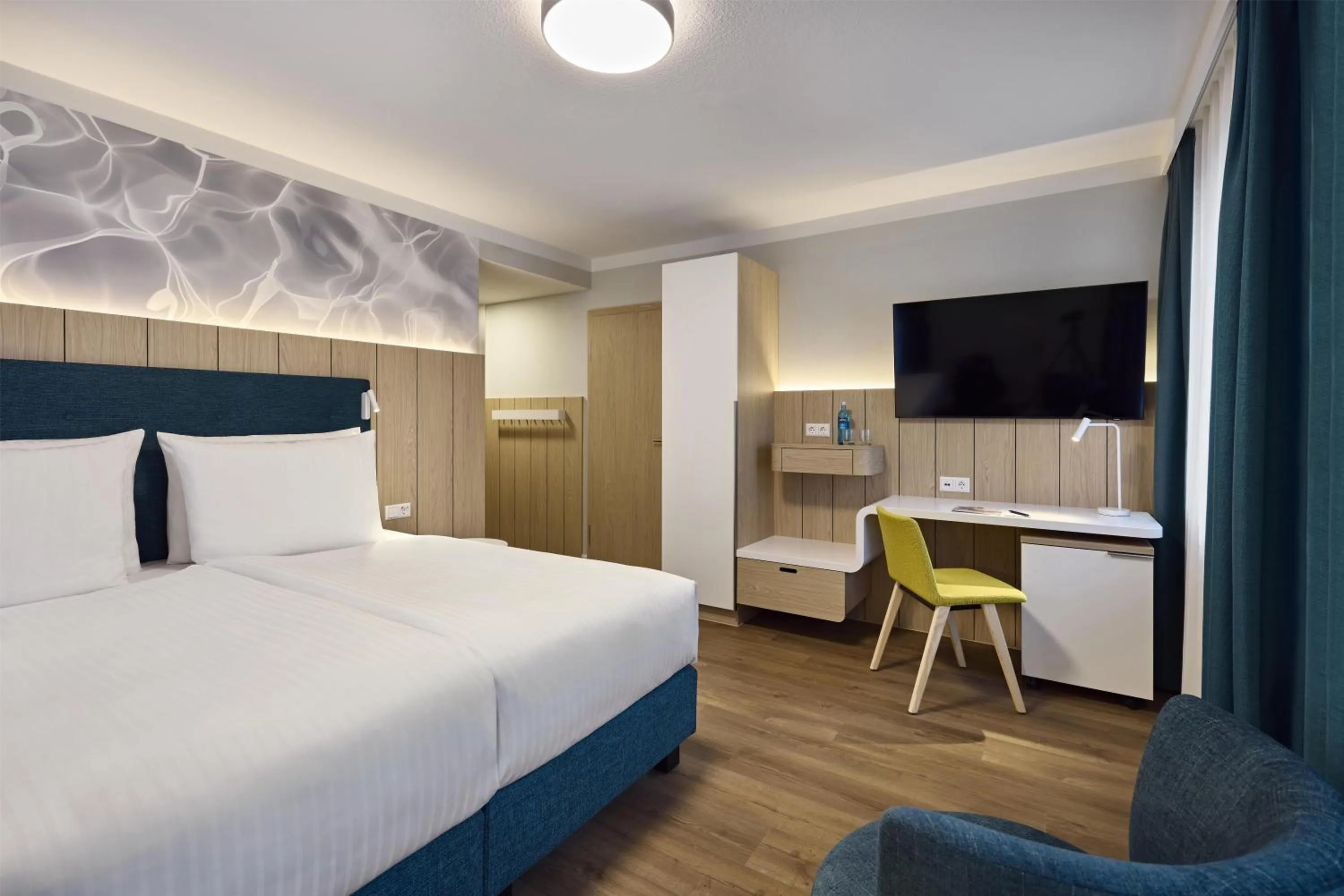 Bedroom, Bed in Dorint Parkhotel Jordanbad