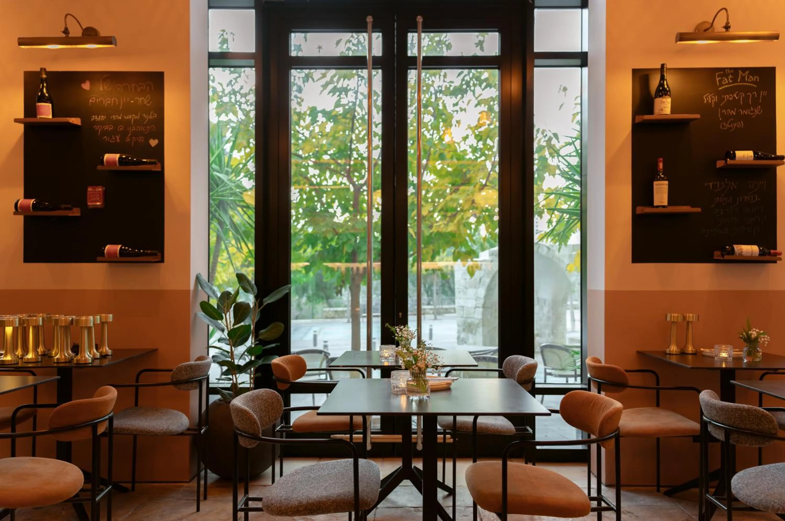 Restaurant/places to eat in Brown Mamilla, a member of Brown Hotels