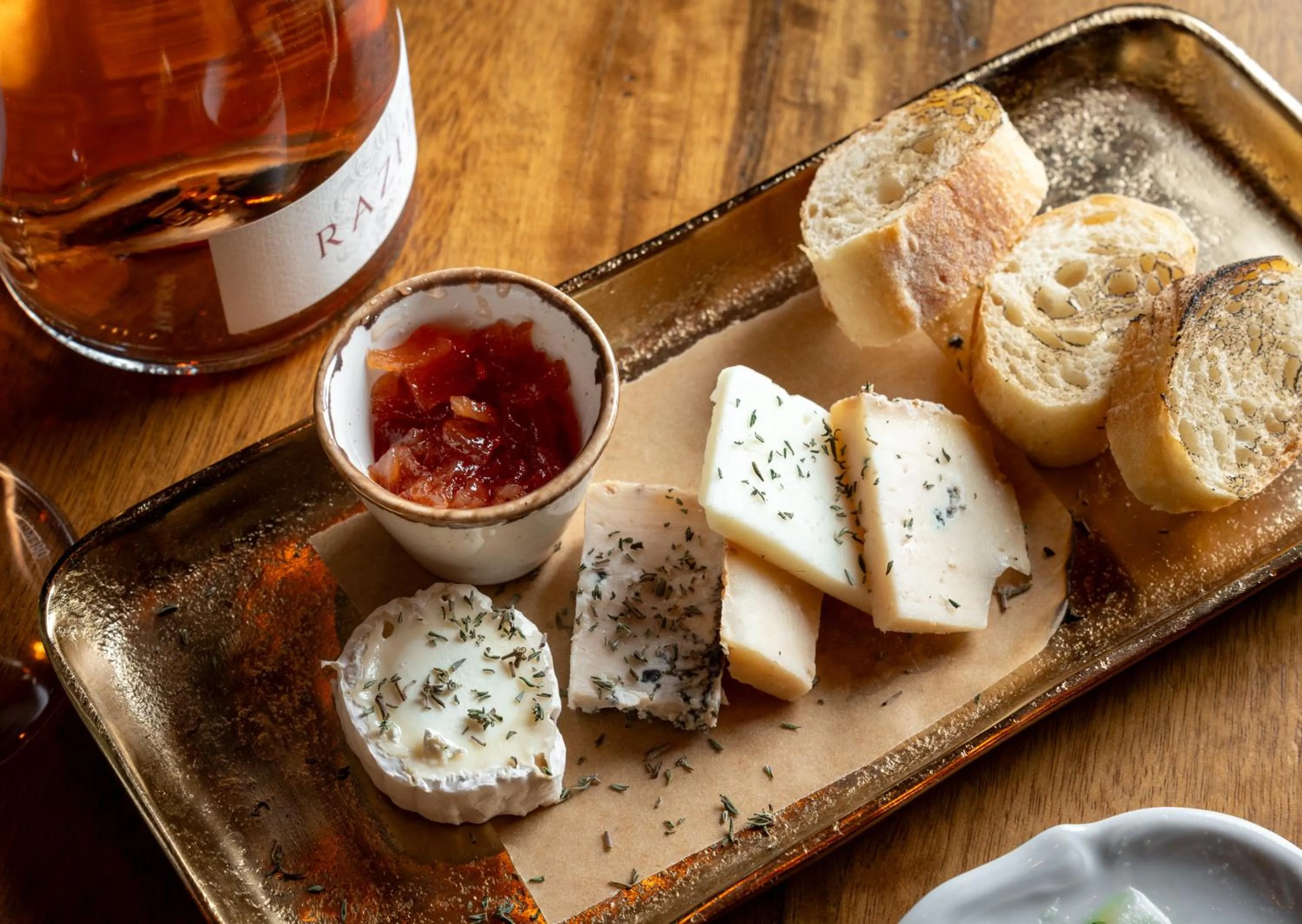 Restaurant/places to eat in Brown Mamilla, a member of Brown Hotels