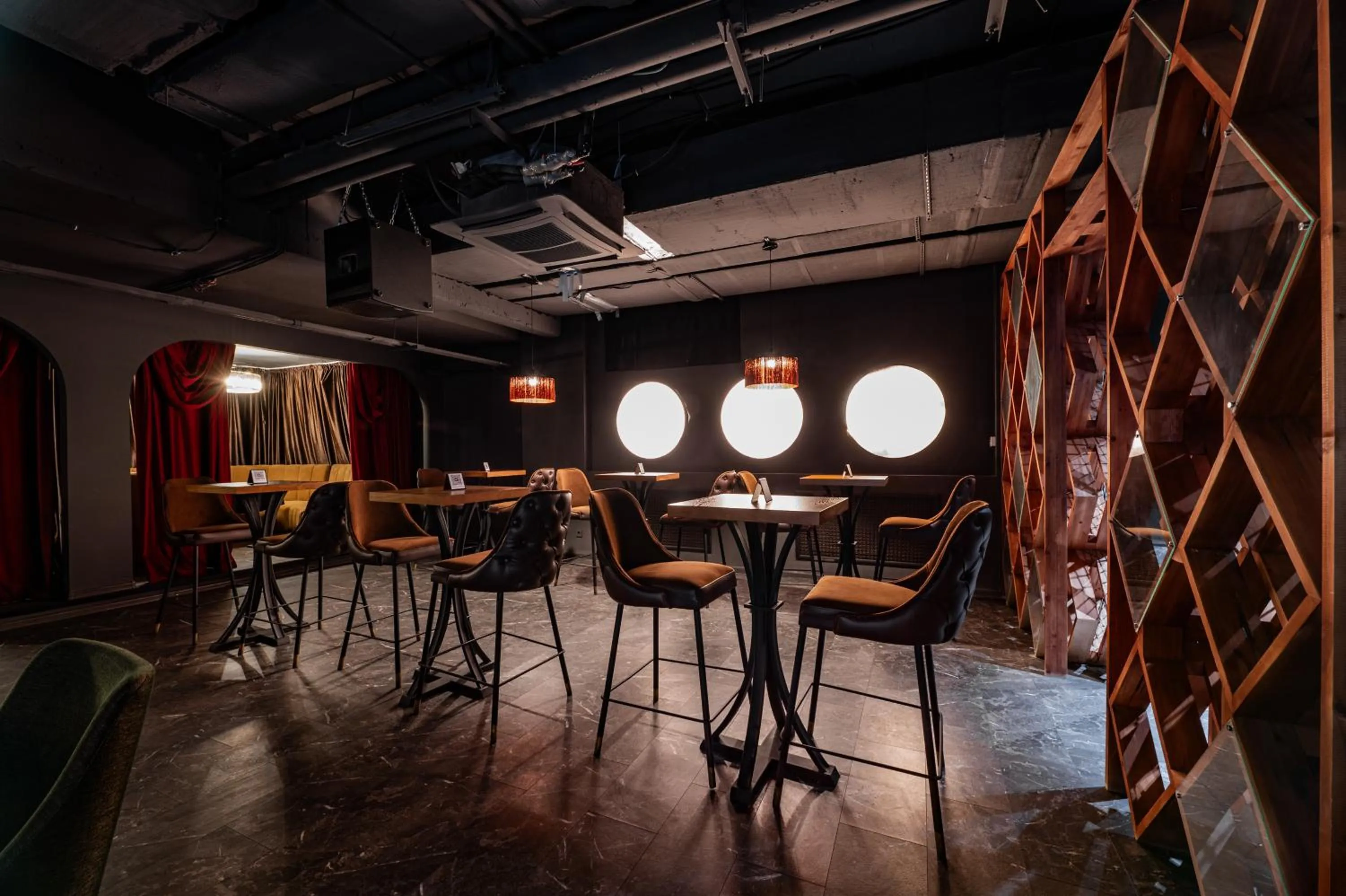 Nightclub / DJ in Wyndham Garden Burabay