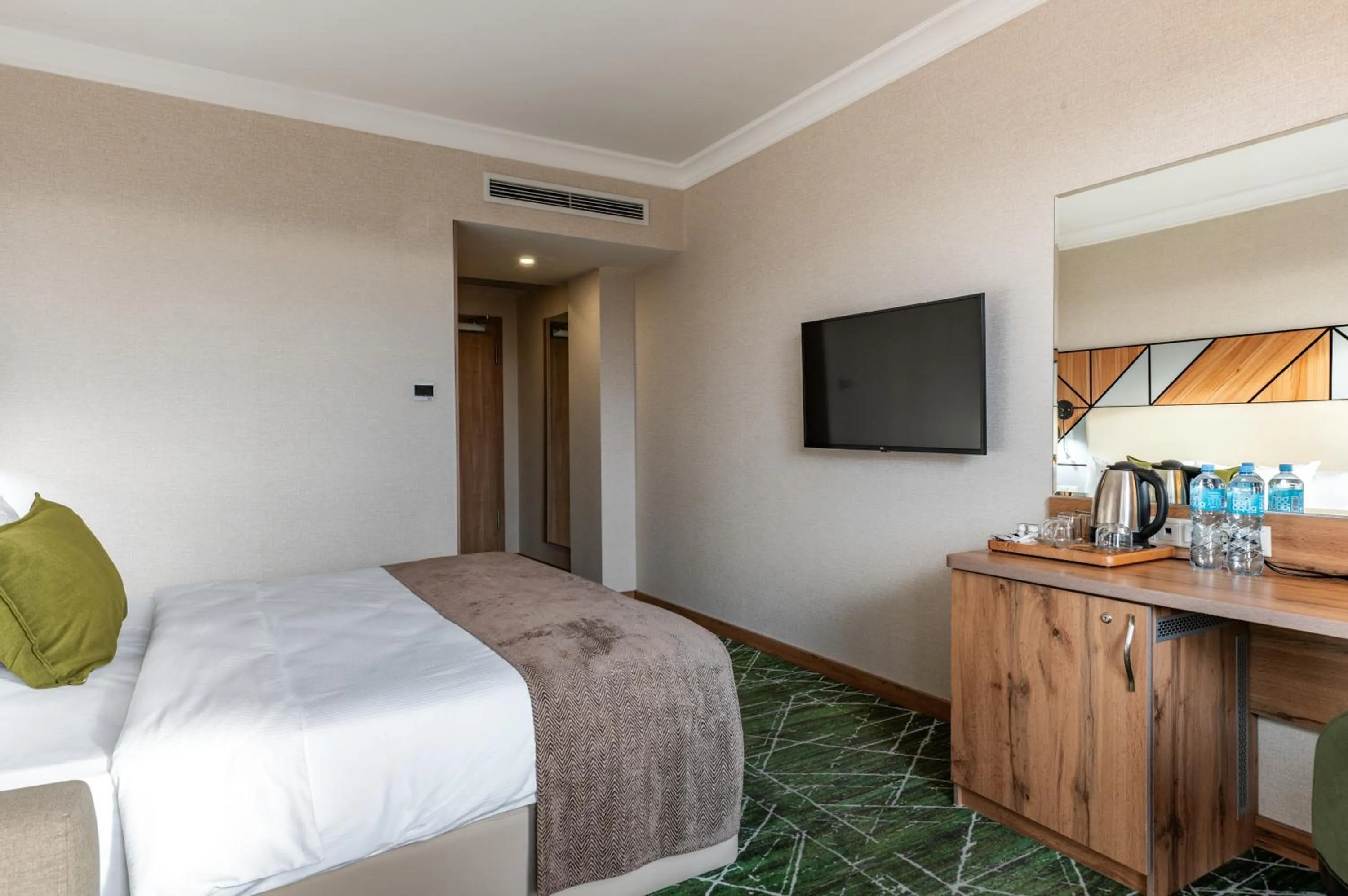 Bed in Wyndham Garden Burabay