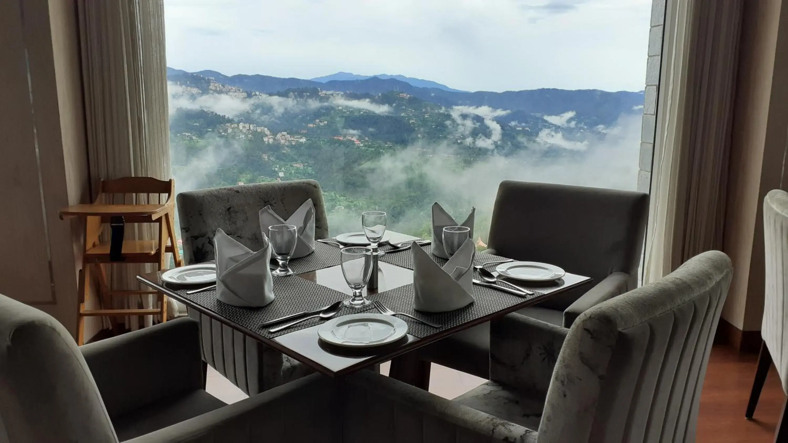 Restaurant/places to eat in The Zion Hotel Restaurant/places to eat in The Zion Hotel