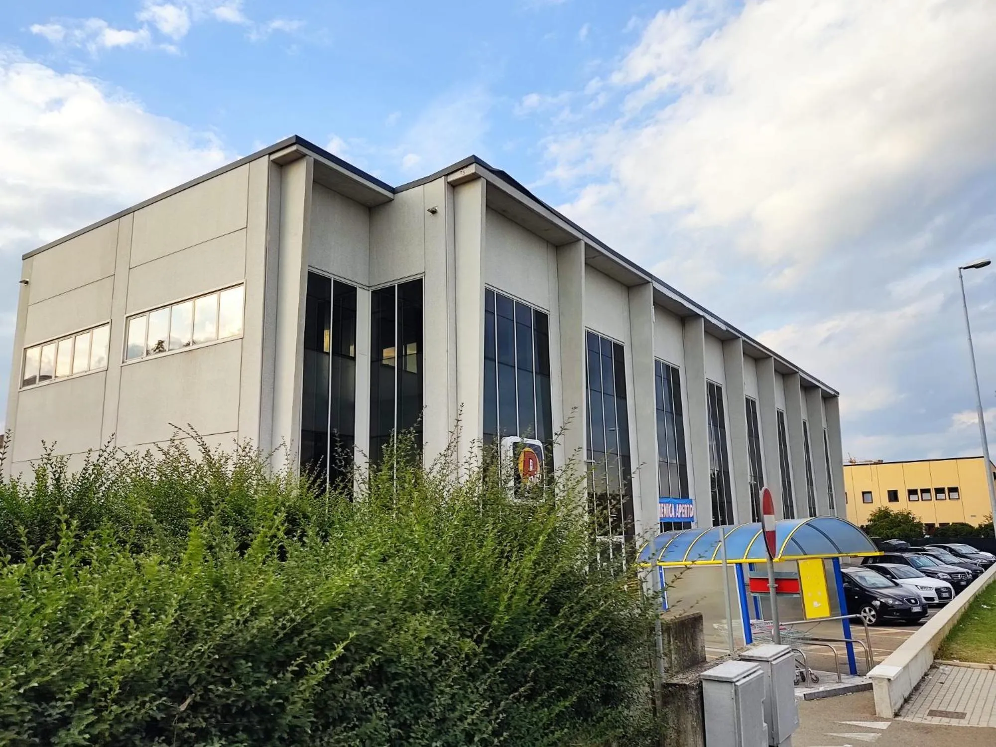 Supermarket/grocery shop in Hotel La Vela