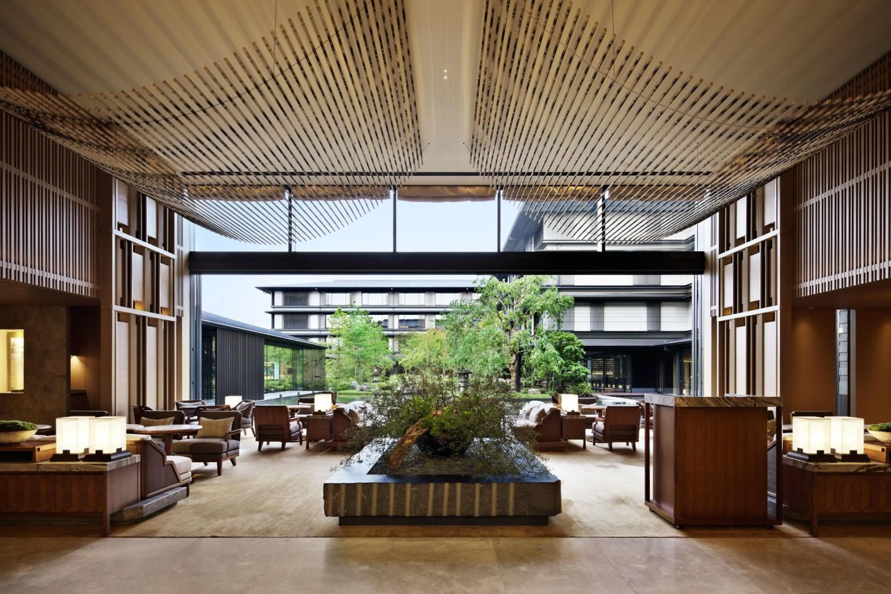 Lounge or bar in HOTEL THE MITSUI KYOTO, a Luxury Collection Hotel & Spa