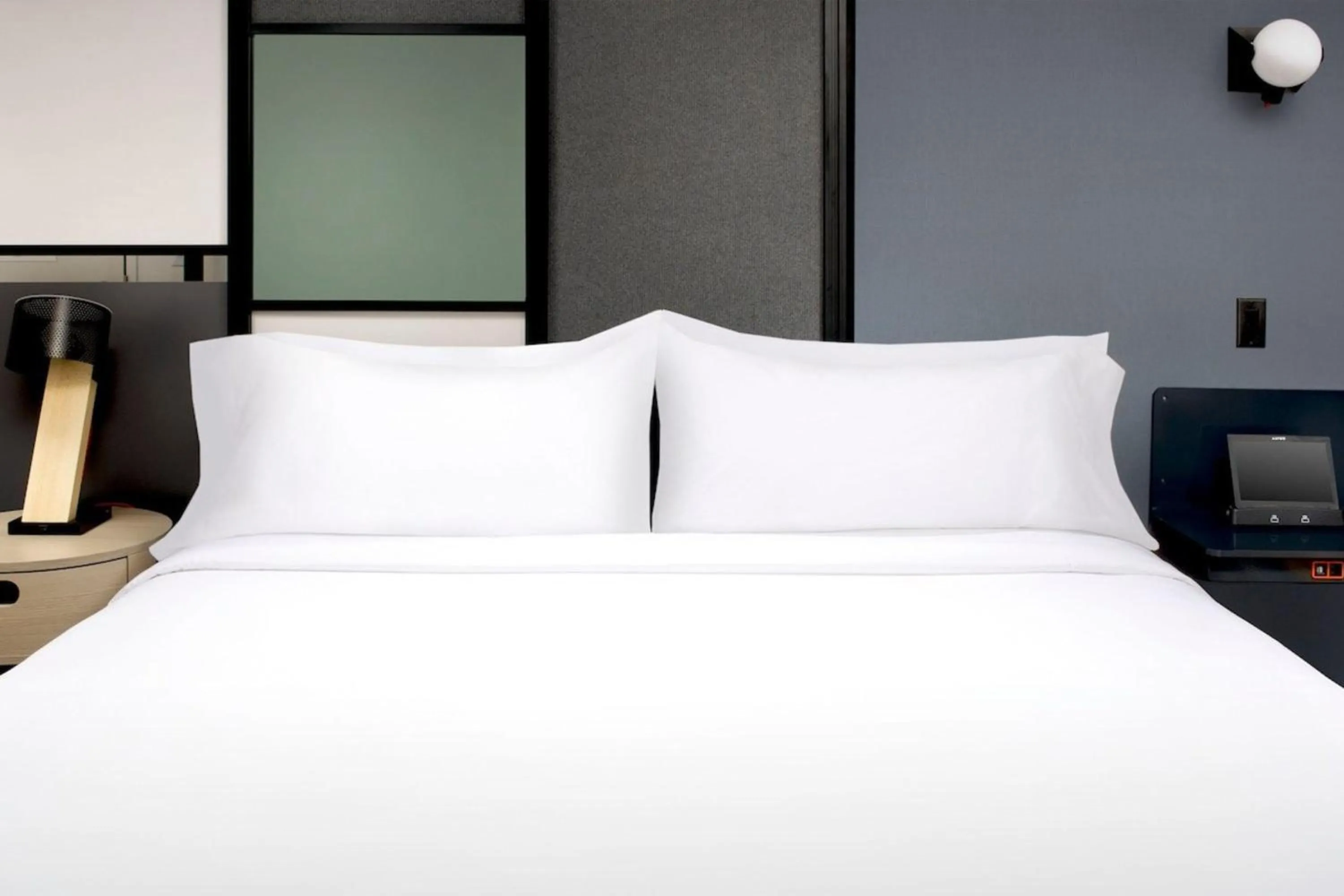 Photo of the whole room, Bed in Aloft Ponce Hotel & Casino