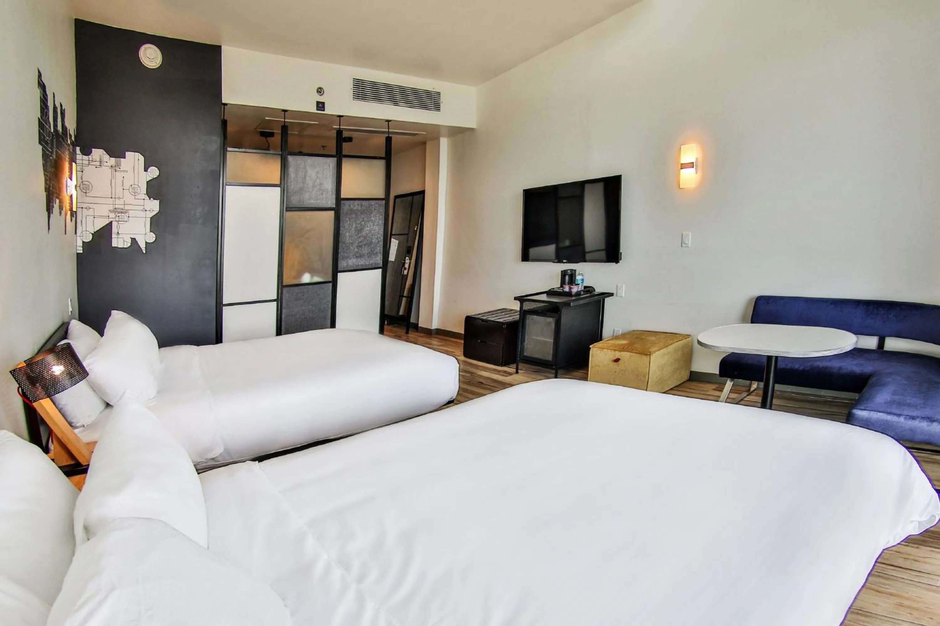 Photo of the whole room, Bed in Aloft Ponce Hotel & Casino