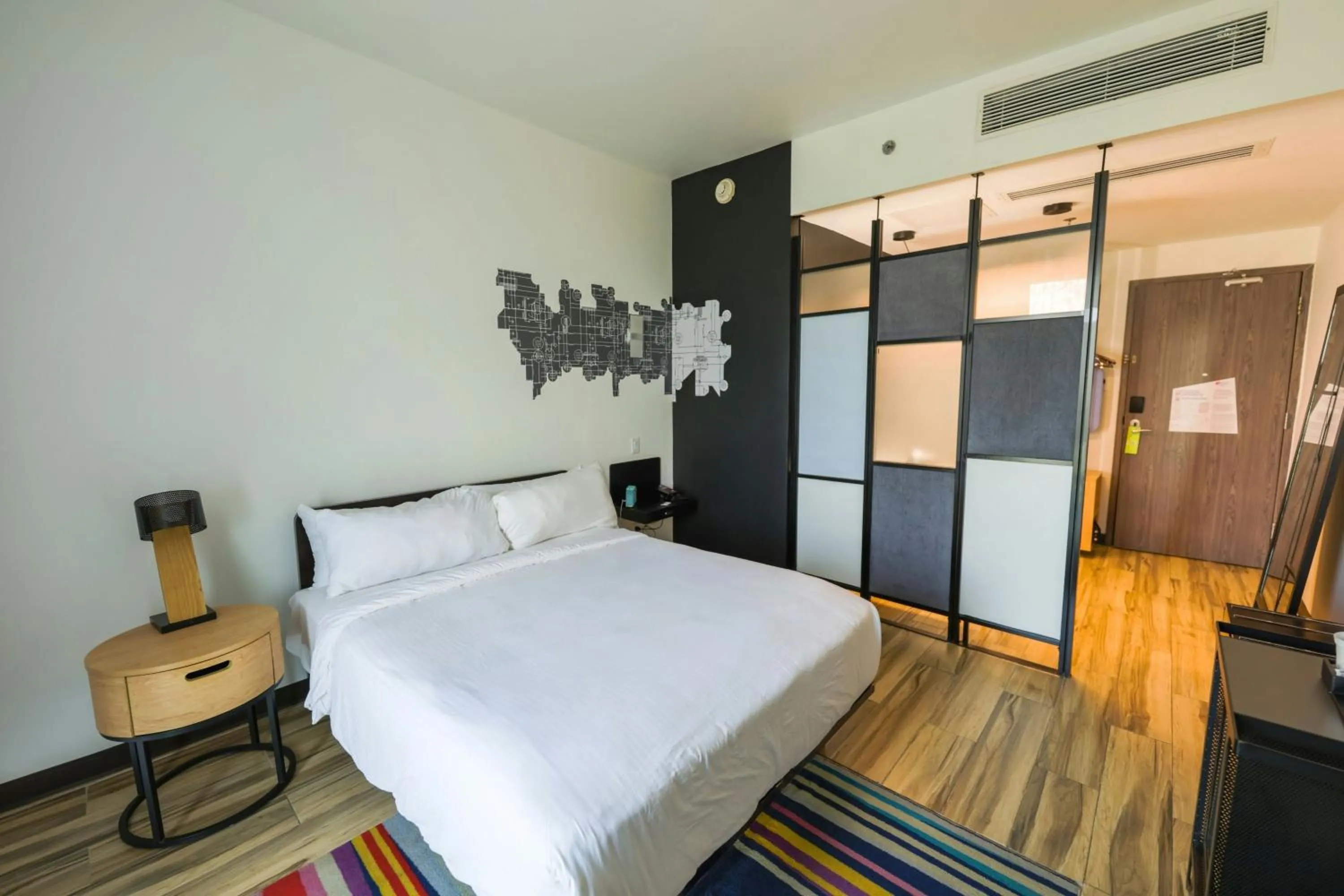 Photo of the whole room, Bed in Aloft Ponce Hotel & Casino