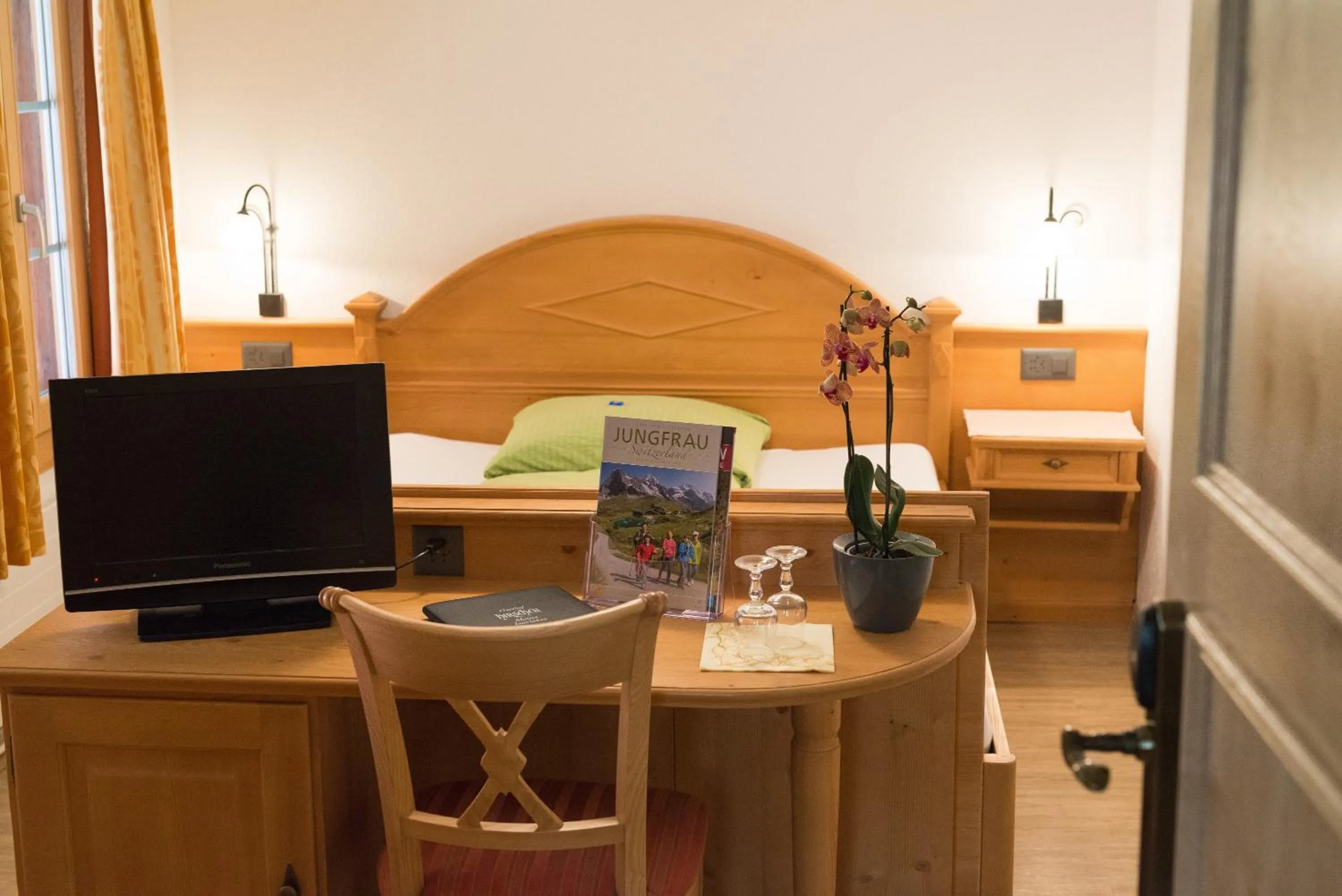 Bedroom, Bed in Hotel Restaurant Hirschen