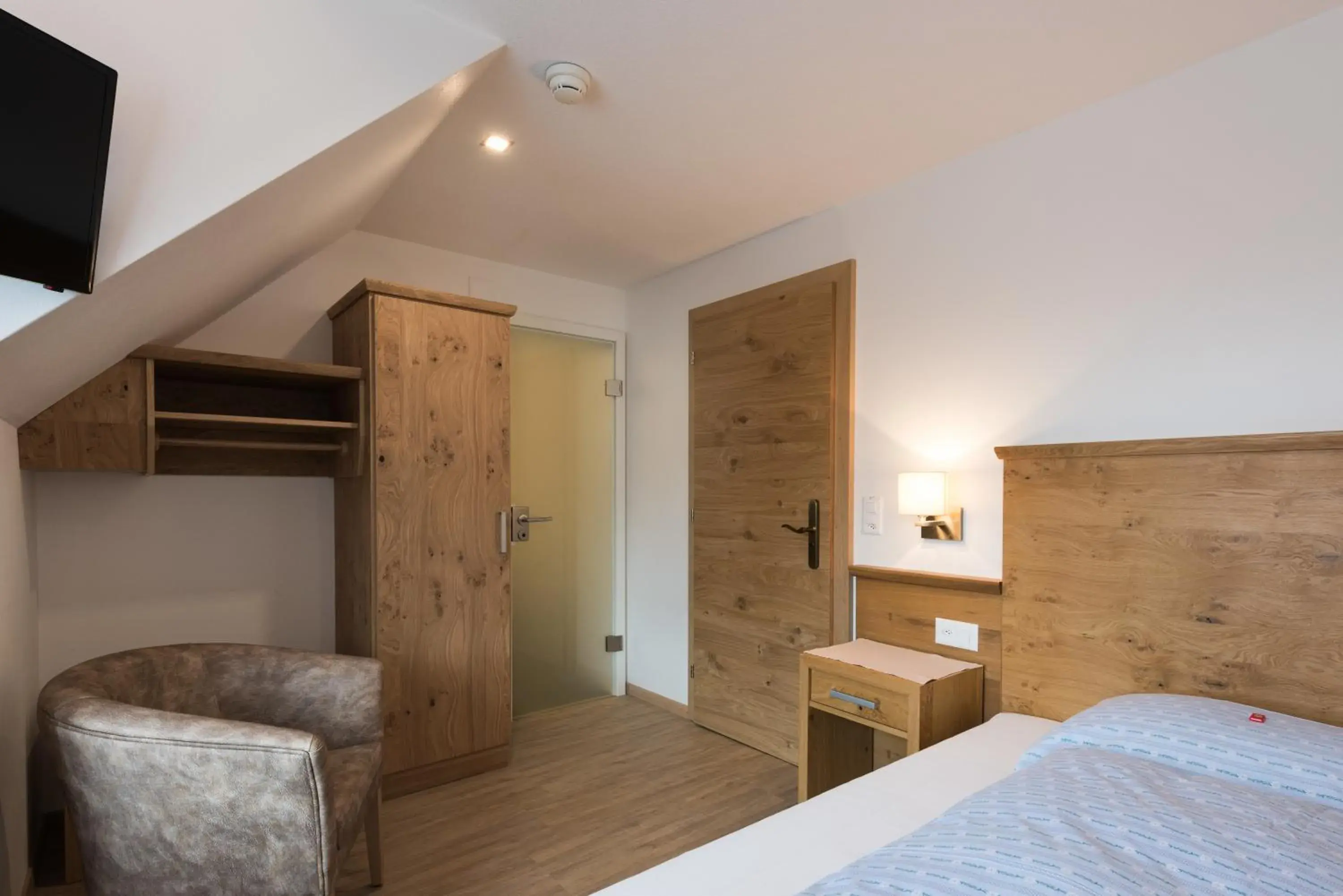 Single Room in Hotel Restaurant Hirschen Single Room in Hotel Restaurant Hirschen