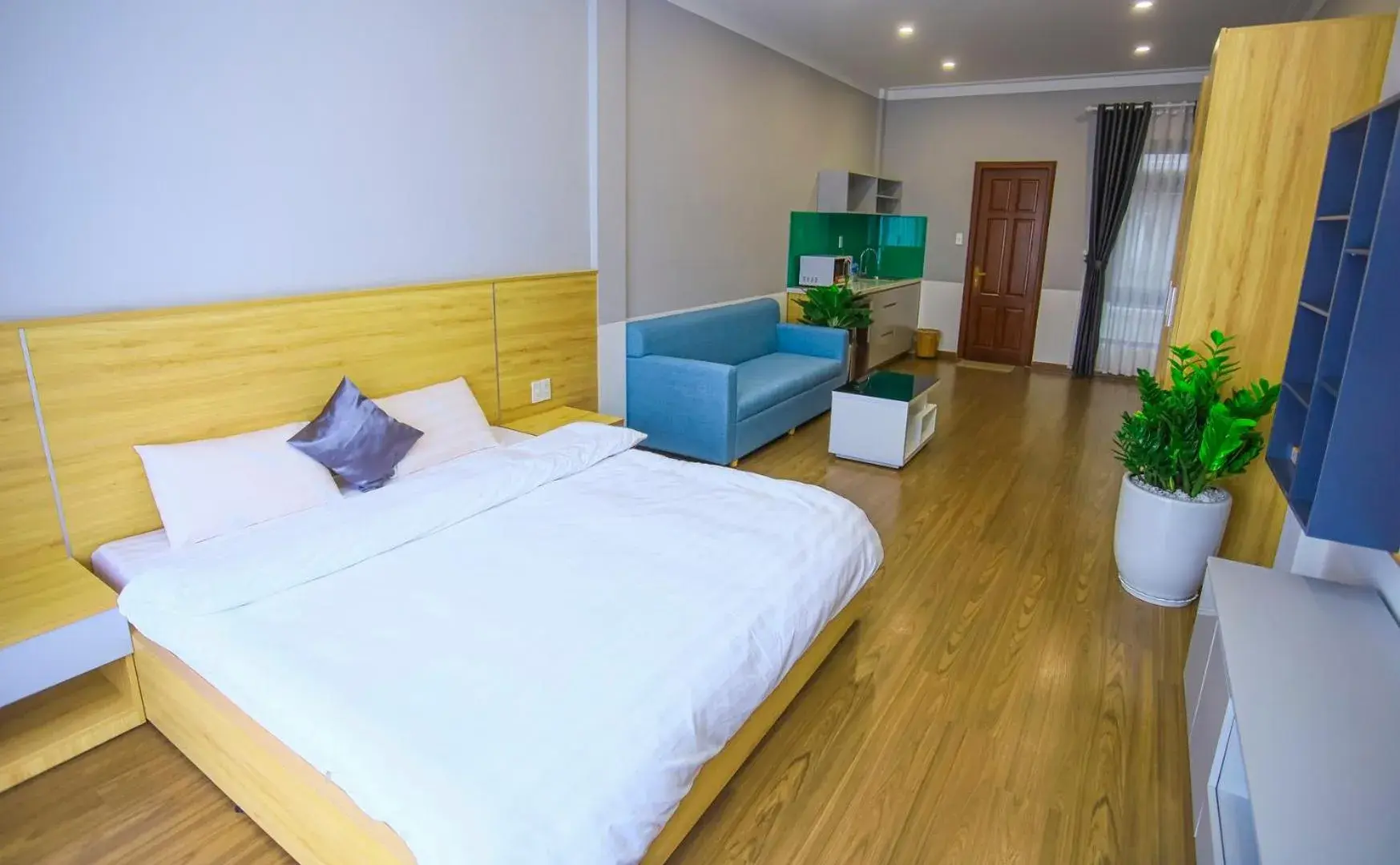 Bed in The Lush House Bed in The Lush House