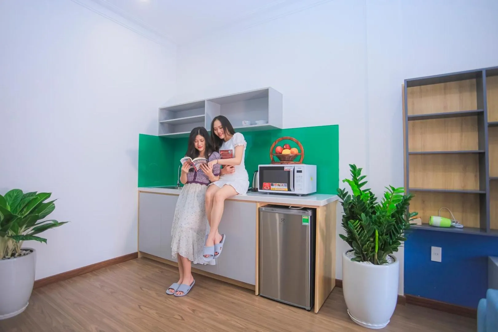 Area and facilities in The Lush House