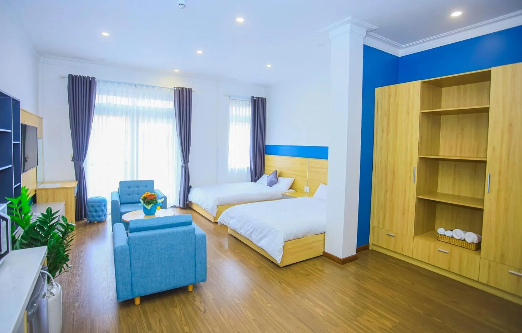 Communal lounge/ TV room, Bed in The Lush House