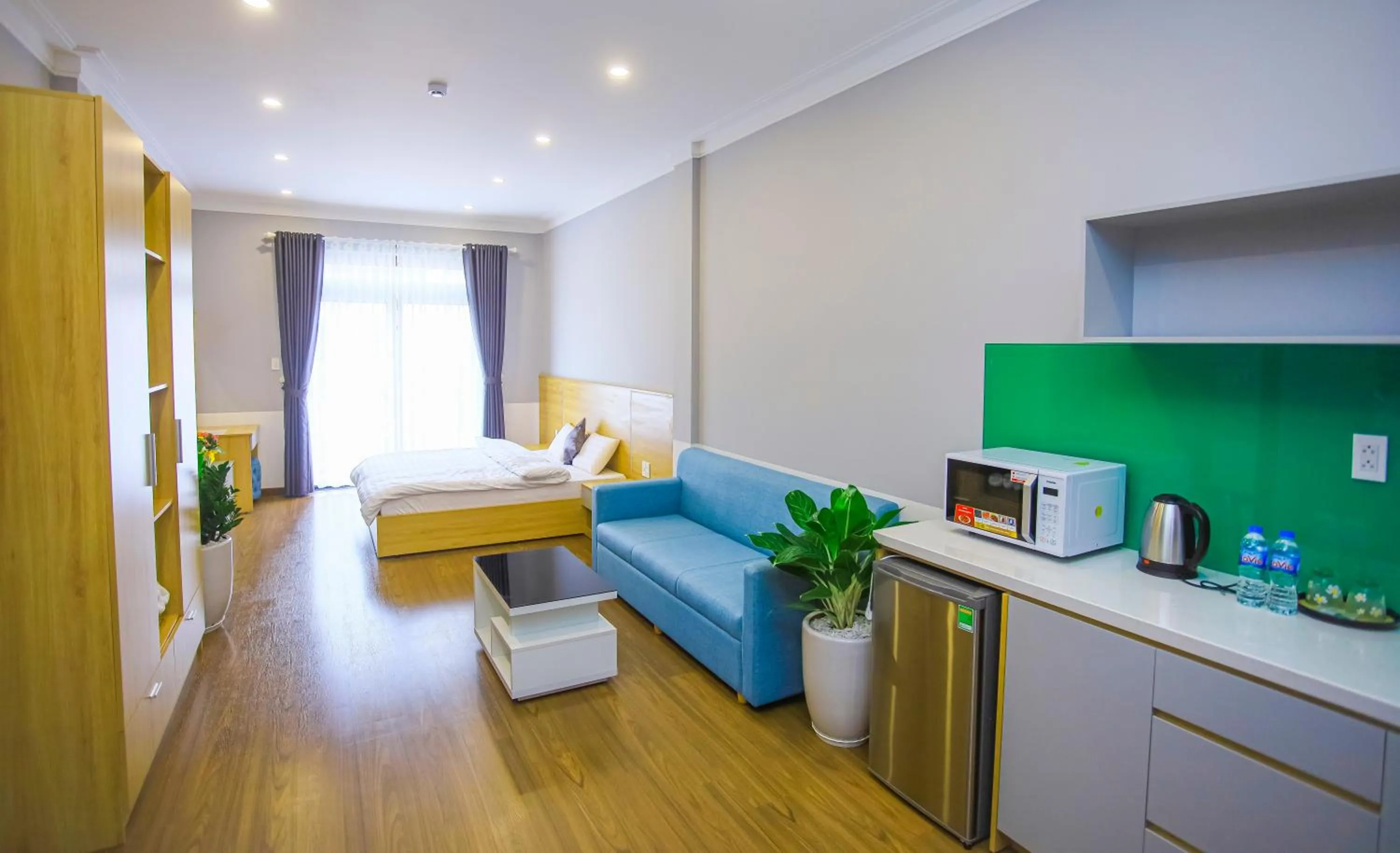 Photo of the whole room, Bed in The Lush House