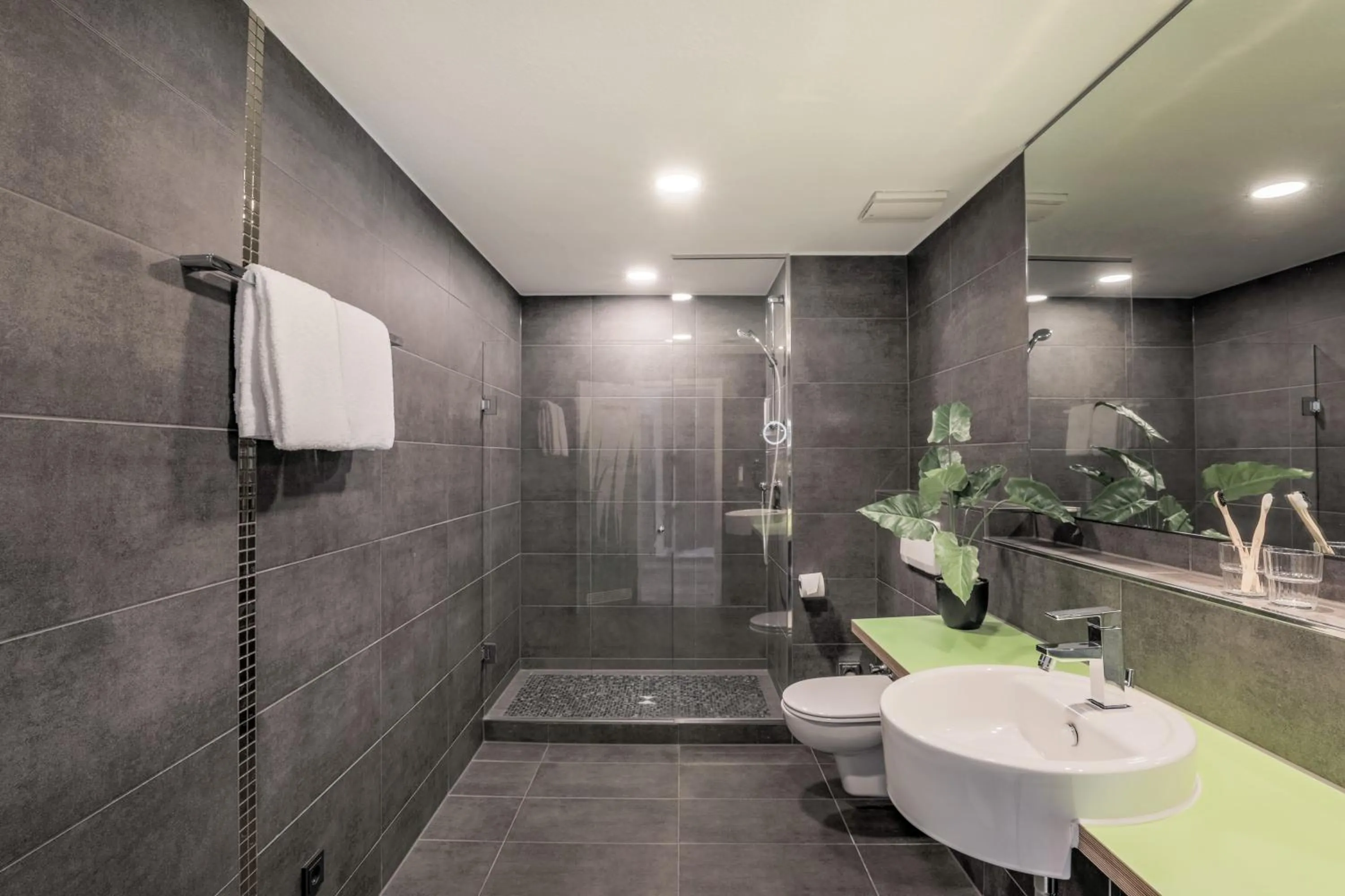 Shower in Select Hotel A1 Bremen-Stuhr