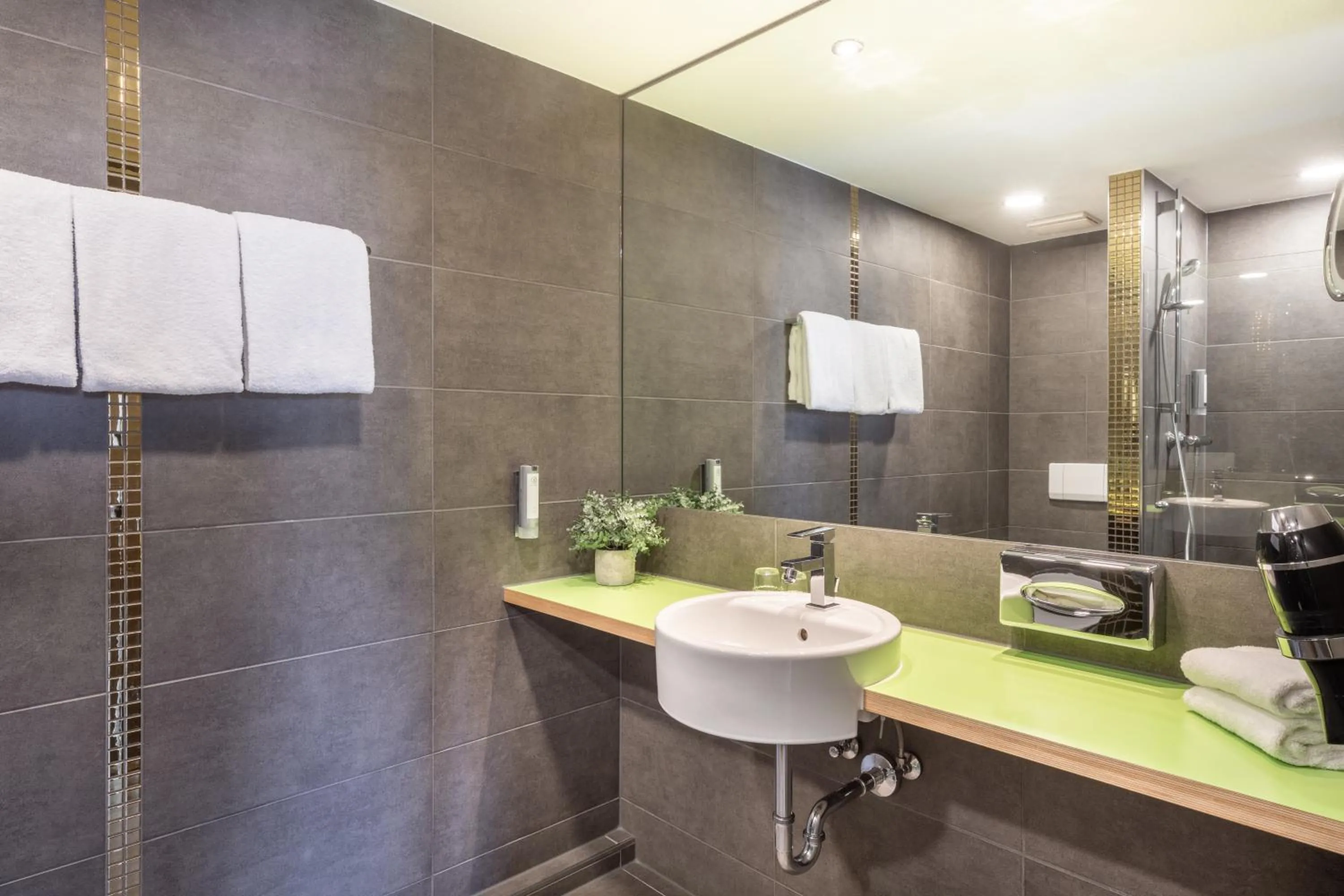 Bathroom in Select Hotel A1 Bremen-Stuhr
