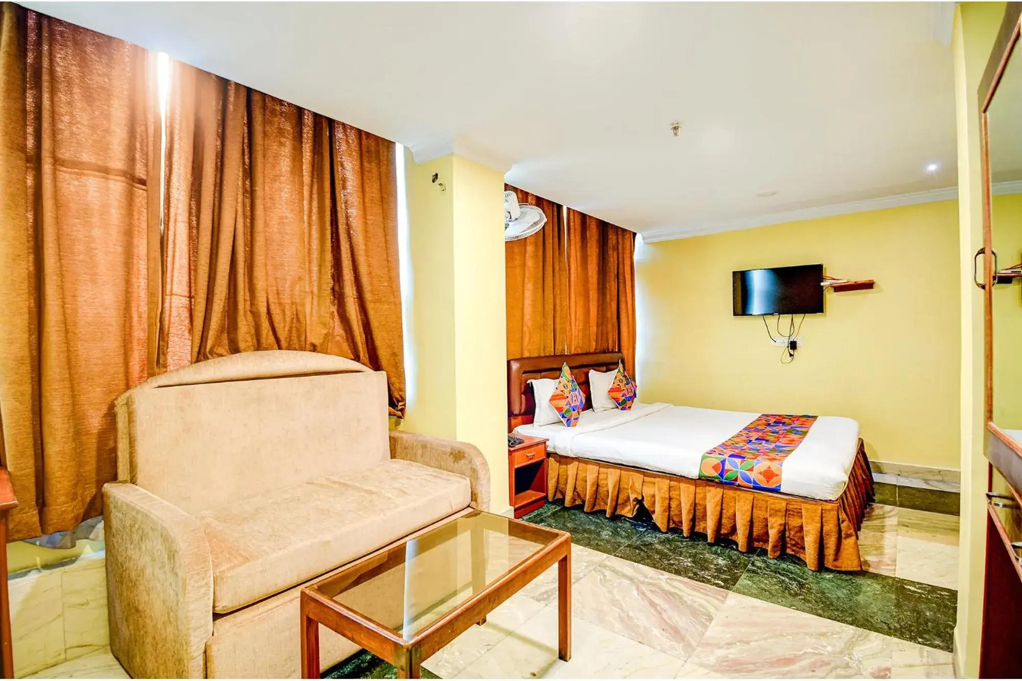 TV and multimedia, Bed in FabHotel Raj Darbar TV and multimedia, Bed in FabHotel Raj Darbar
