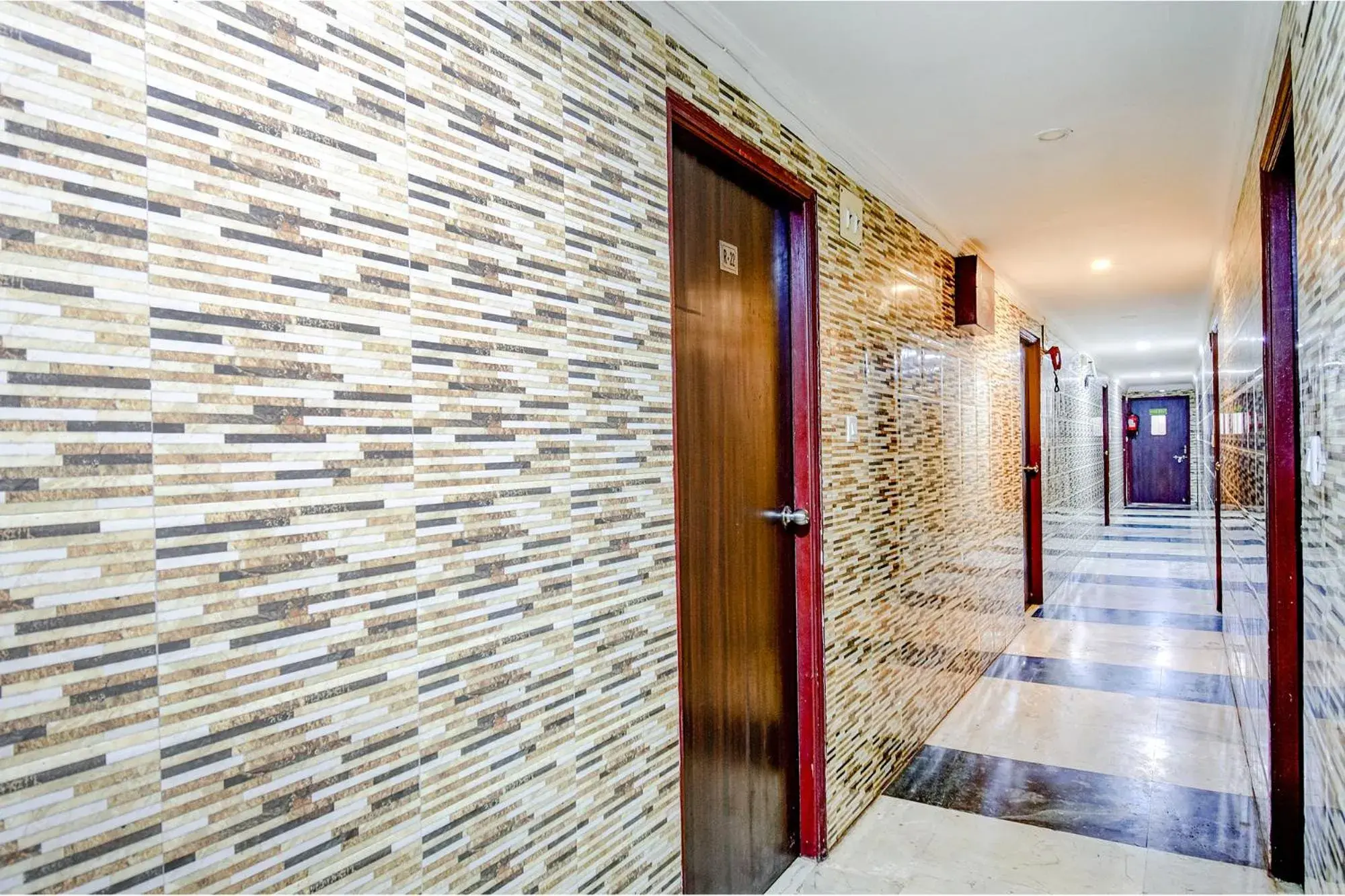 Lobby or reception in FabHotel Raj Darbar Lobby or reception in FabHotel Raj Darbar