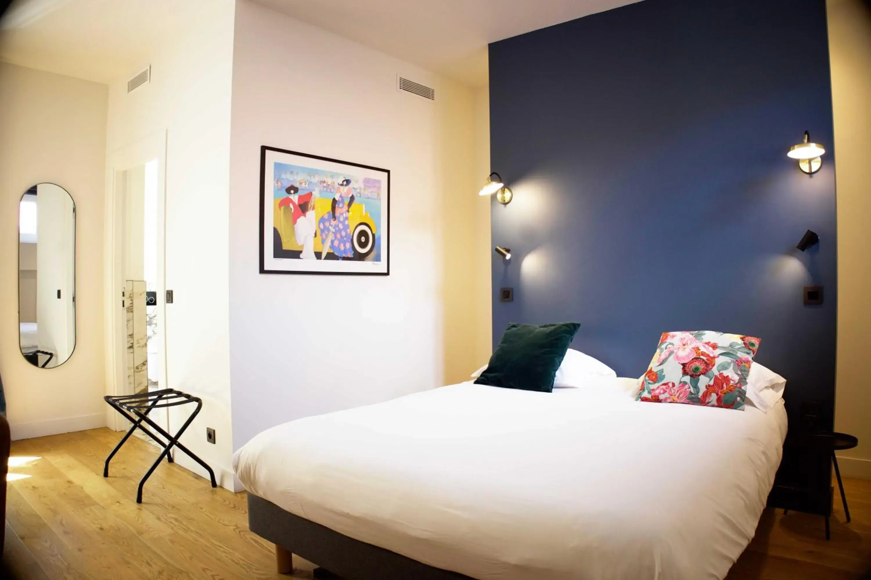 Deluxe Room (2 Adults + 1 Child) in Boutique Hotel Nice Côte d'azur Deluxe Room (2 Adults + 1 Child) in Boutique Hotel Nice Côte d'azur