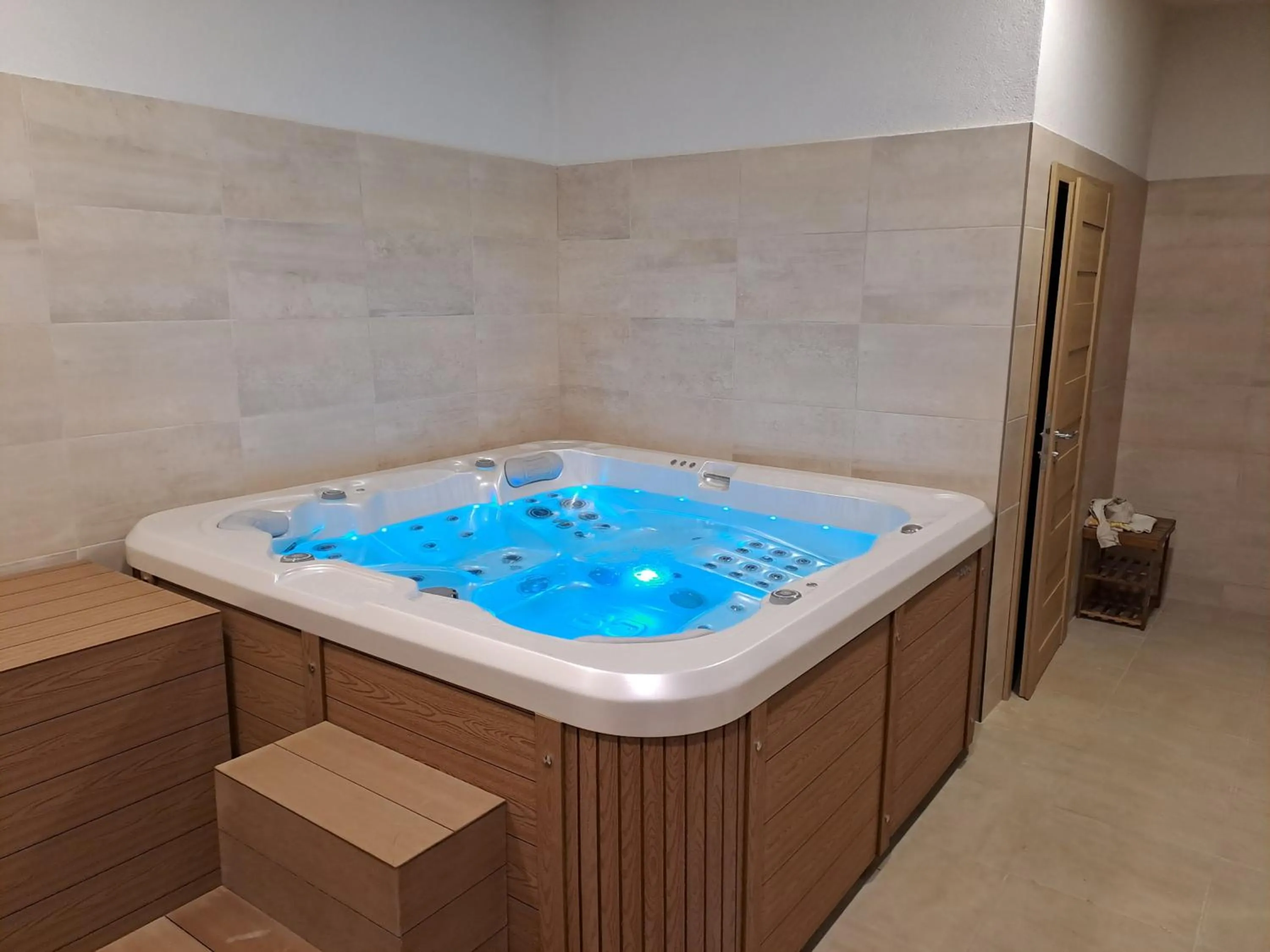 Hot Tub in Penzión pri studničke Omastiná