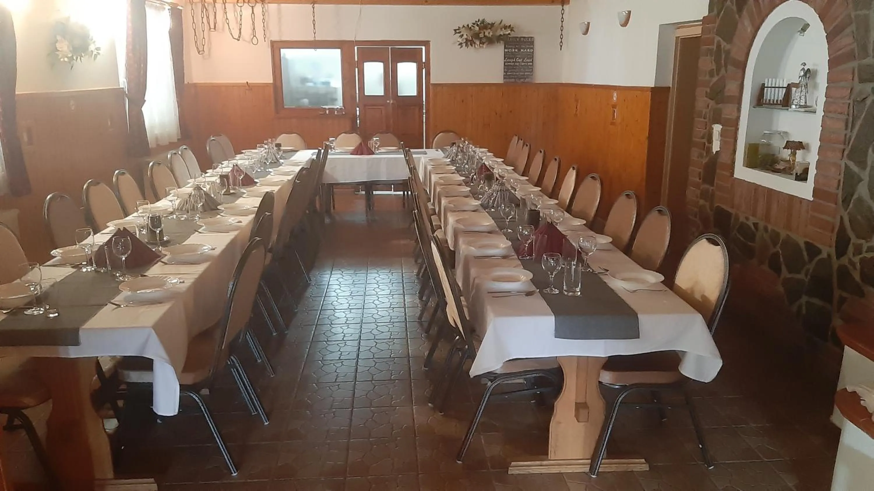 Restaurant/places to eat in Penzión pri studničke Omastiná