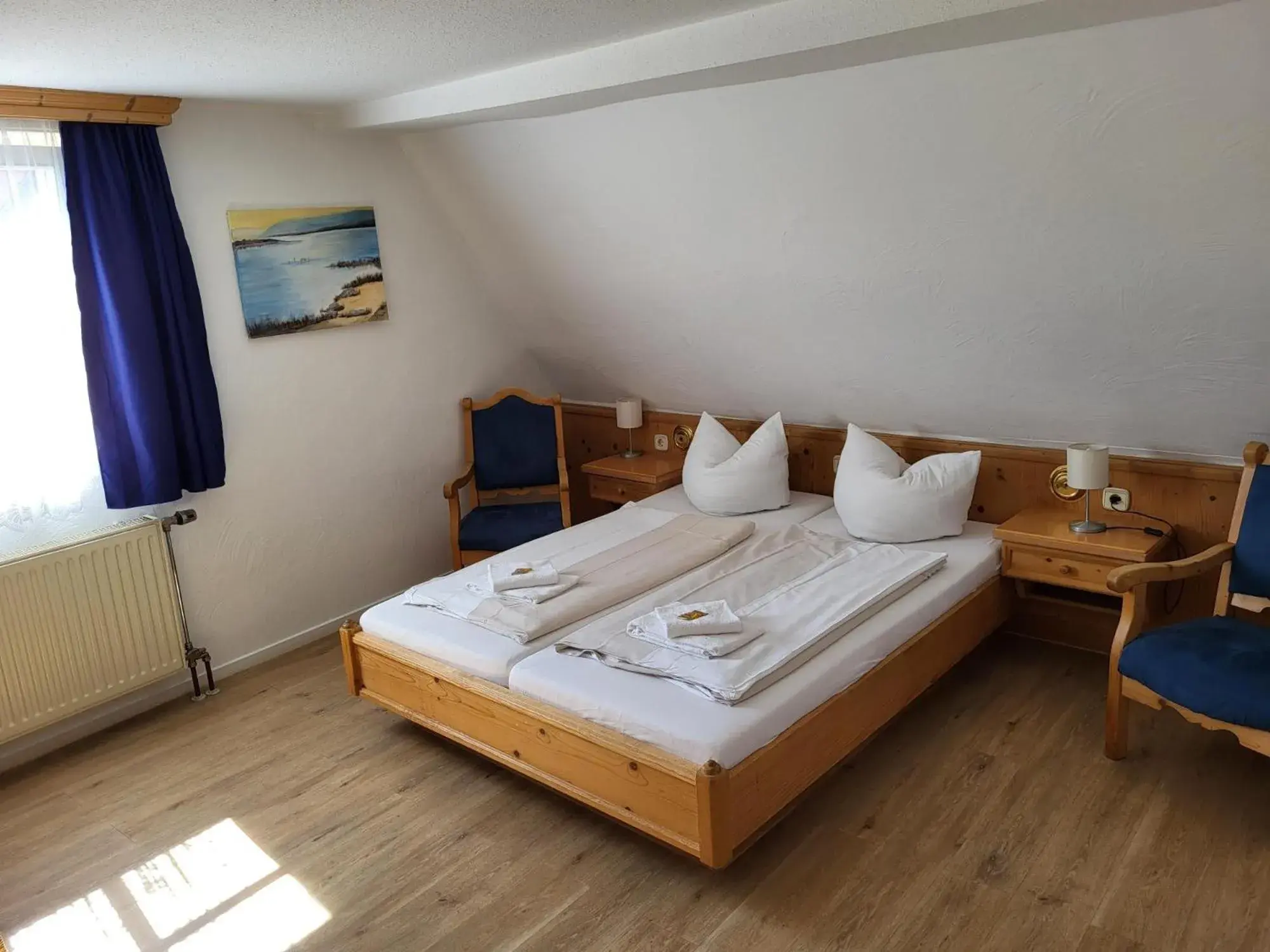 Bedroom, Bed in Historik Hotel Ochsen Bedroom, Bed in Historik Hotel Ochsen