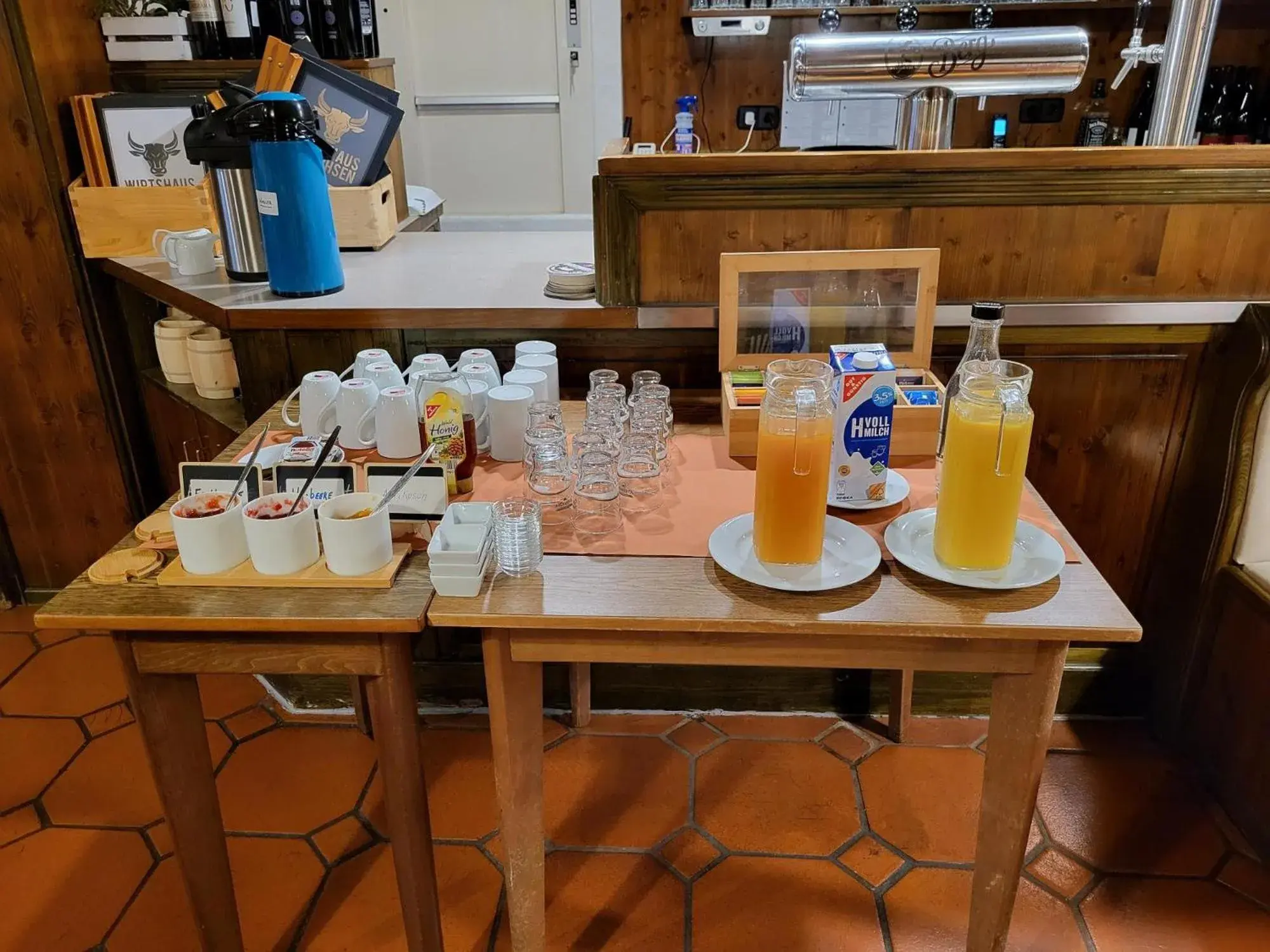 Breakfast in Historik Hotel Ochsen Breakfast in Historik Hotel Ochsen