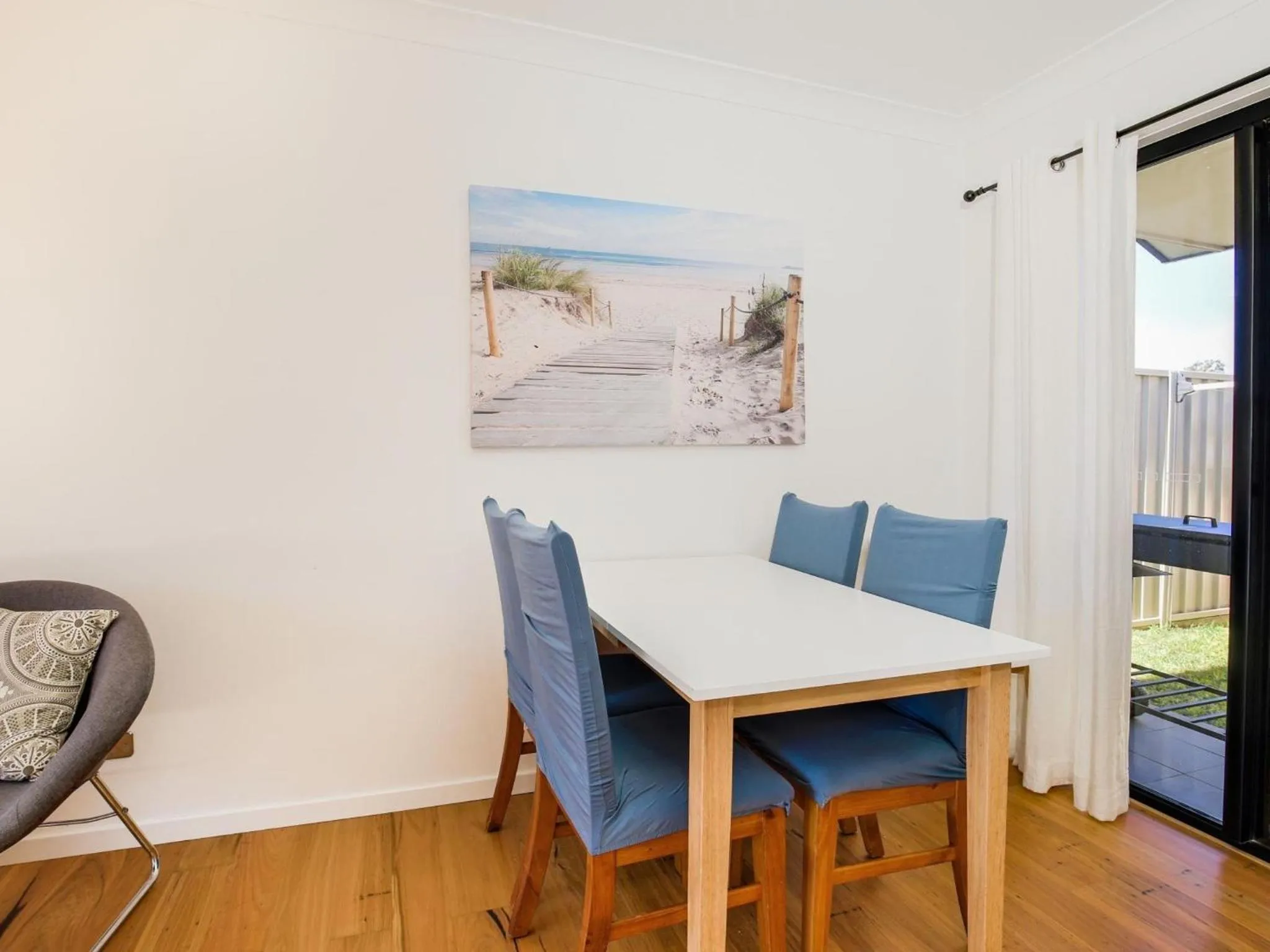 Villa Zelma I Pet Friendly I 4 Min Walk to Beach